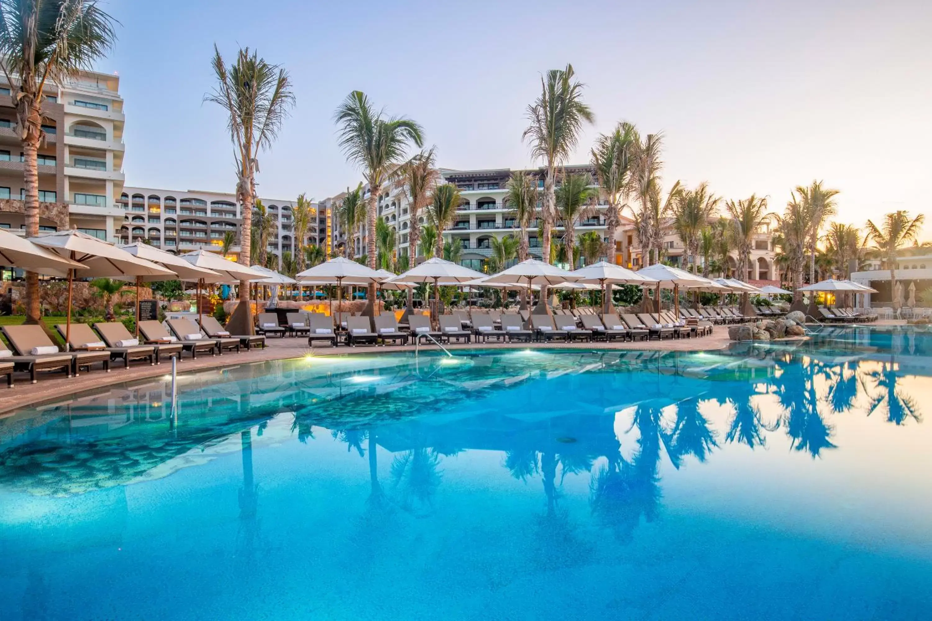 Swimming Pool in Villa La Valencia Beach Resort & Spa Los Cabos