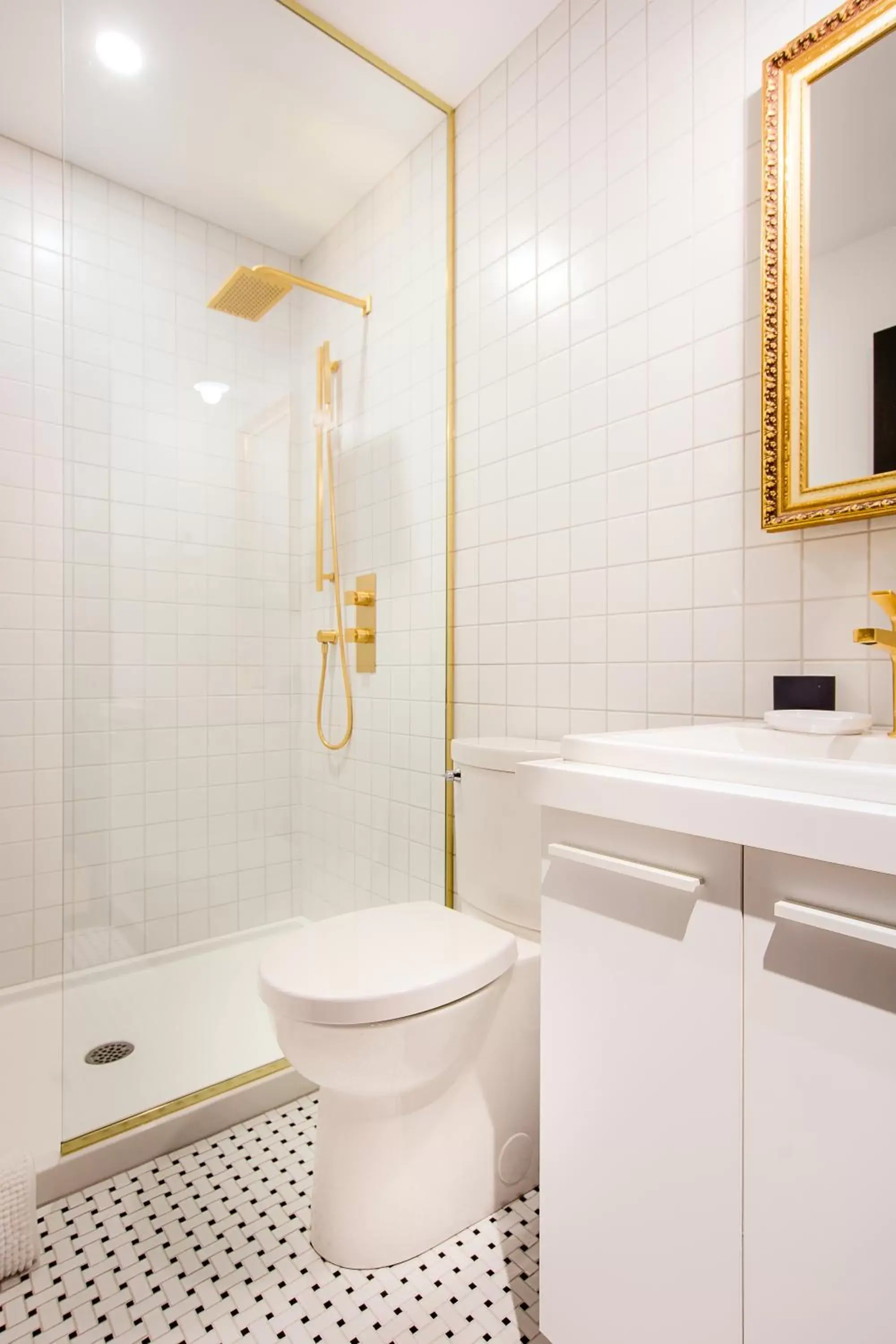 Bathroom in Hôtel du Jardin - Par Les Lofts Vieux-Québec