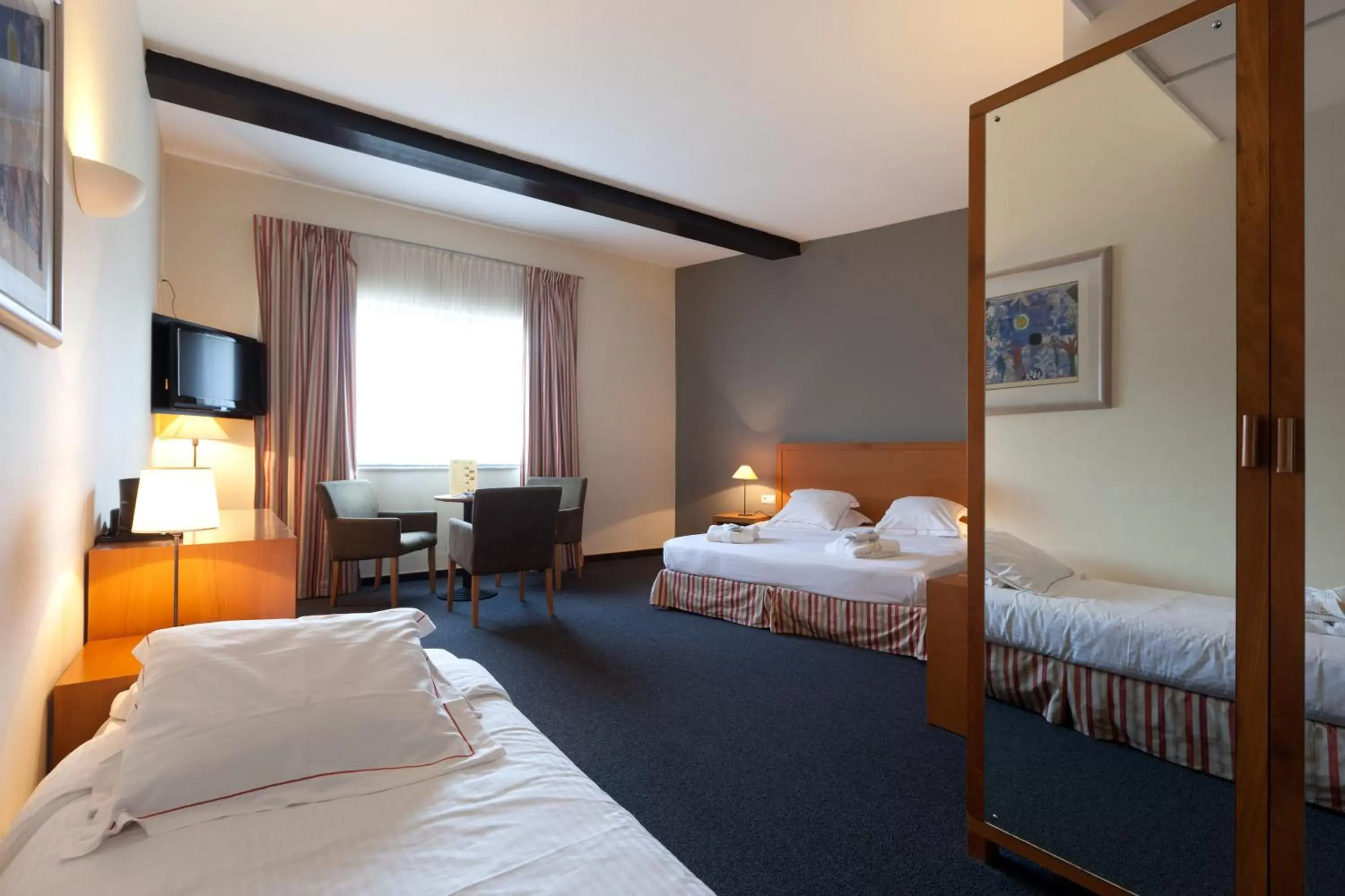 Photo of the whole room, Bed in Ghent River Hotel