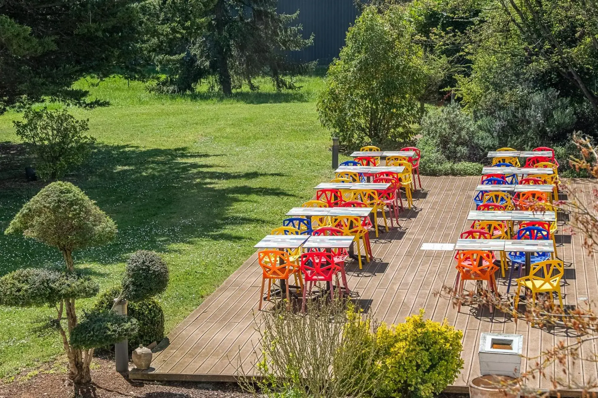 Garden in The Originals Boutique, Hotel Beauséjour - Poitiers Nord Futuroscope