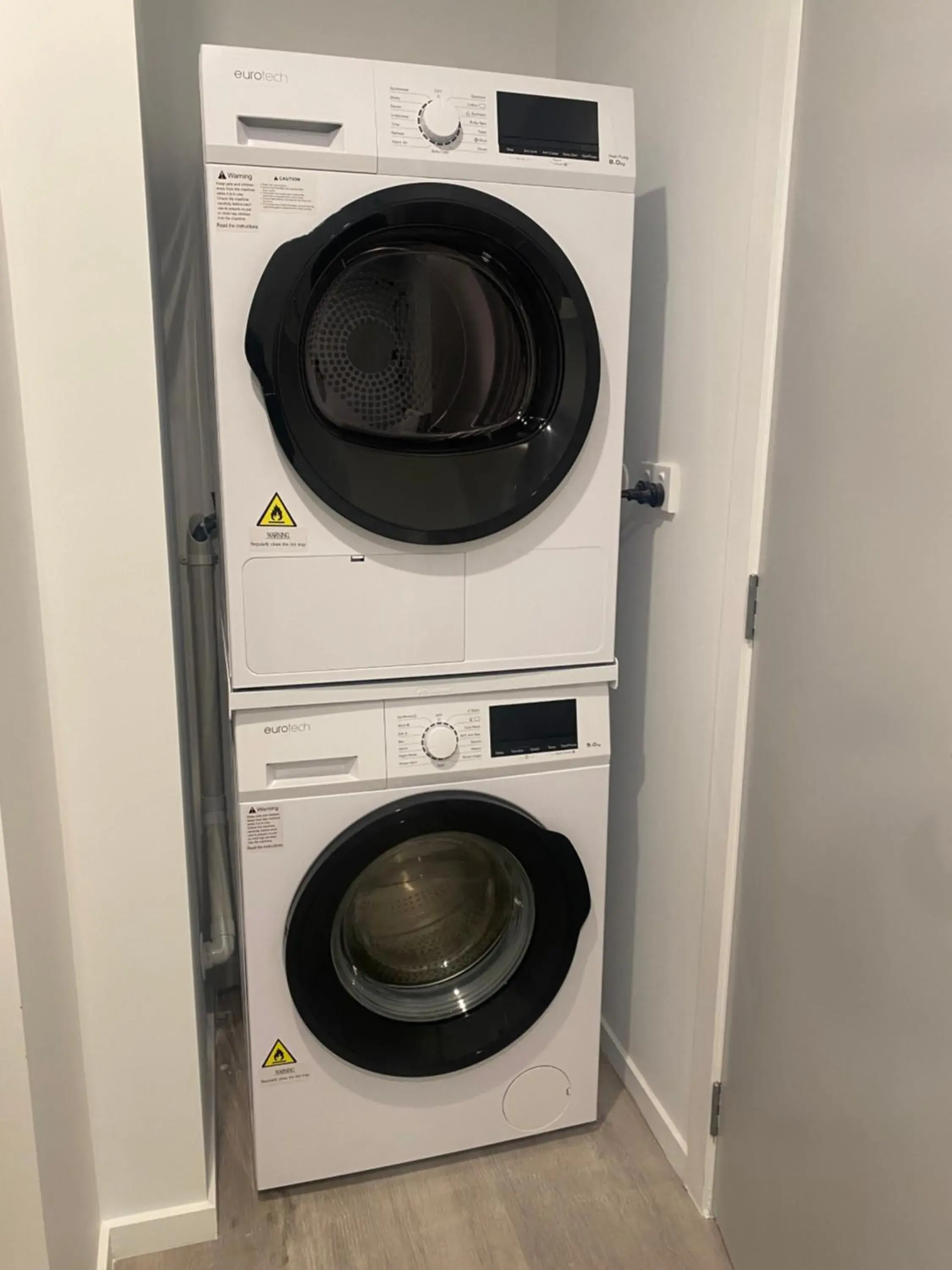 washing machine, Bathroom in La Quinta by Wyndham Ellerslie Auckland