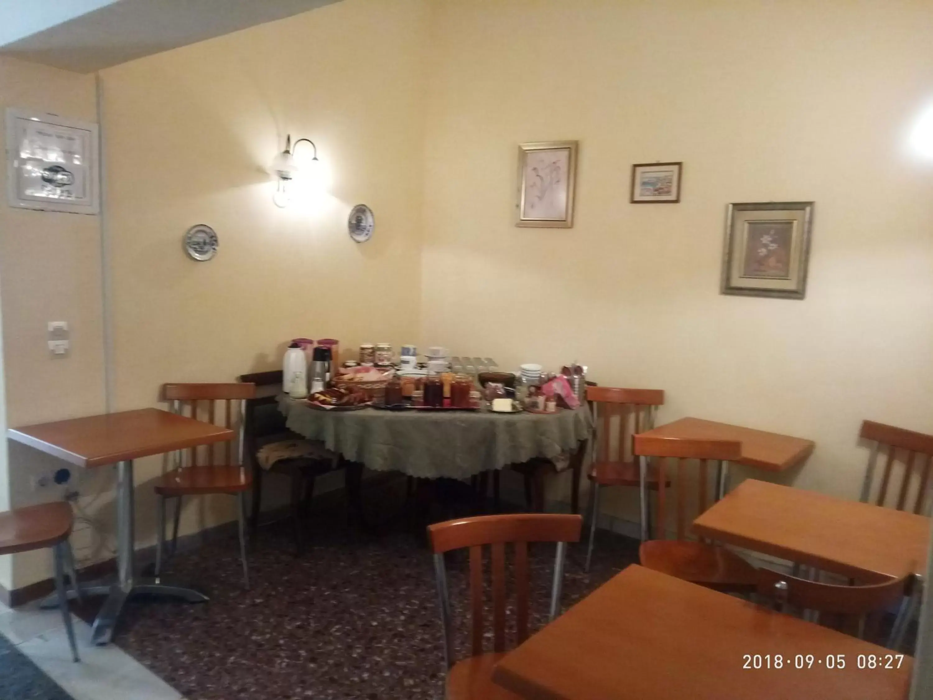 Breakfast, Restaurant/Places to Eat in Sofia Rooms