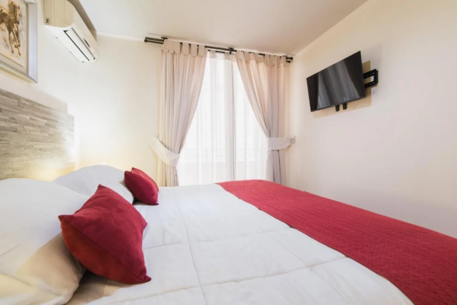 Bed in VR Suite Santiago