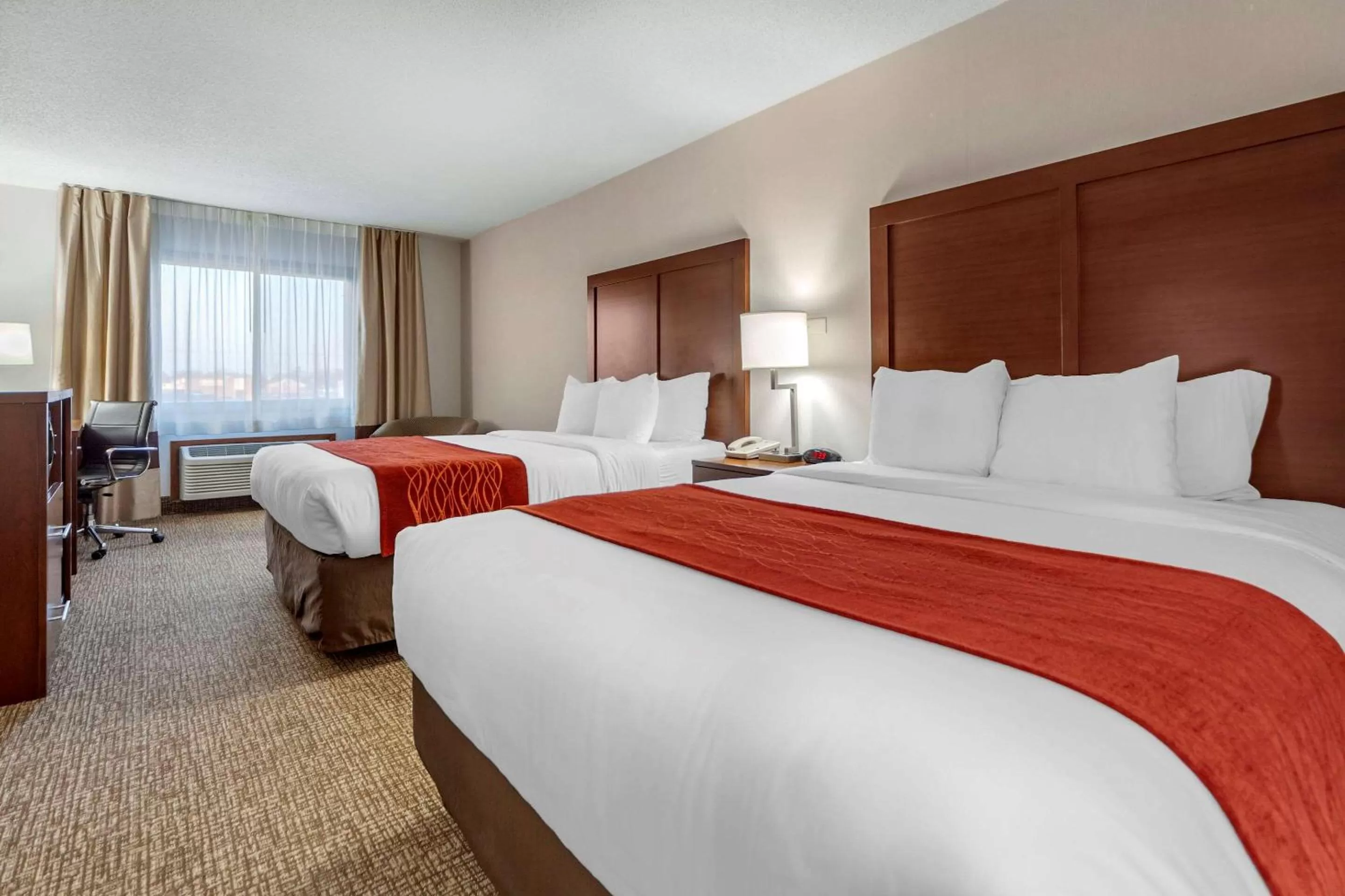 Photo of the whole room, Bed in Comfort Inn Grand Island North