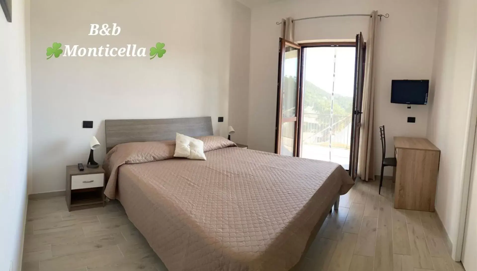 Balcony/Terrace, Bed in B&b Monticella Contursi Terme