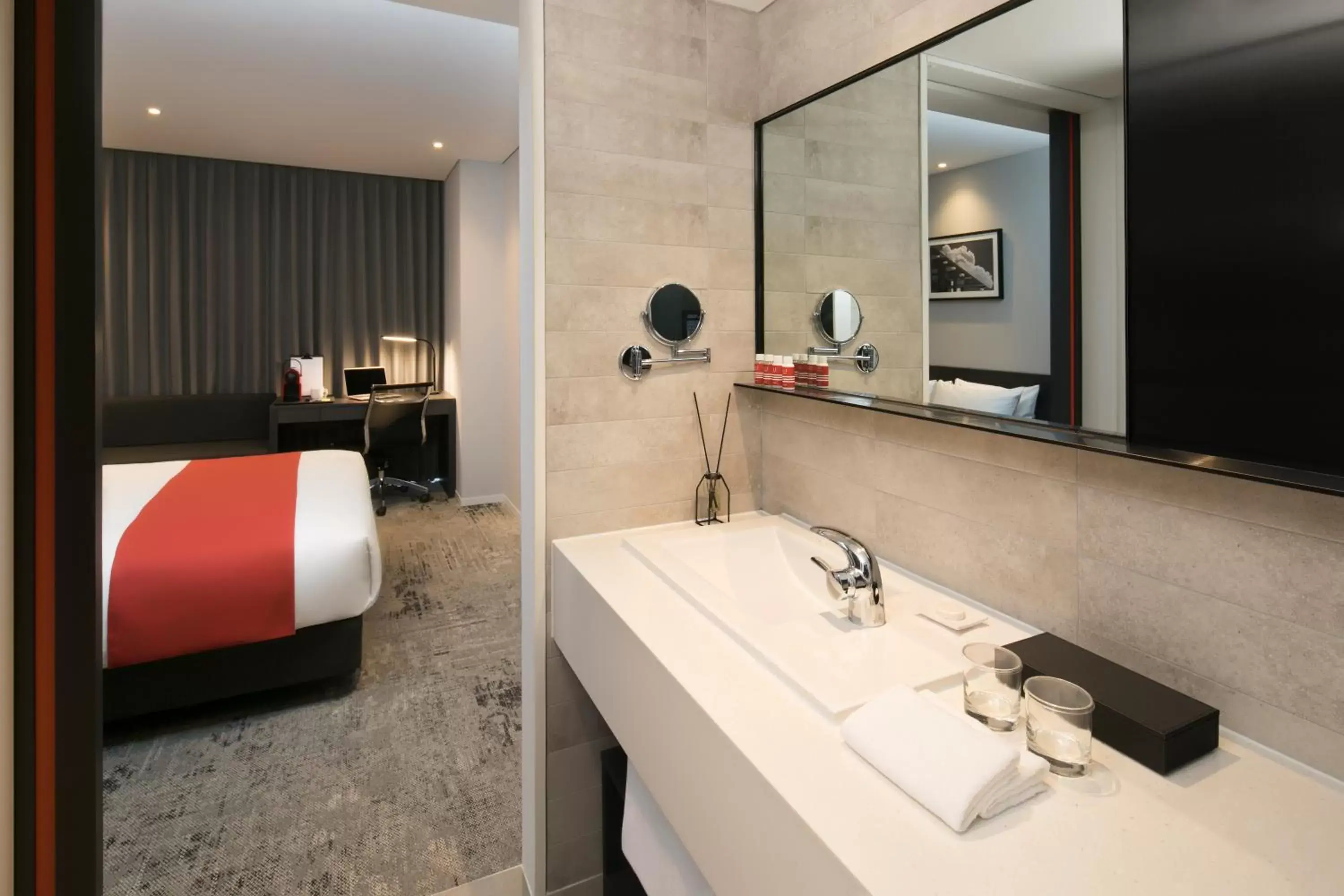 Bedroom, Bathroom in Aiden by Best Western Cheongdam