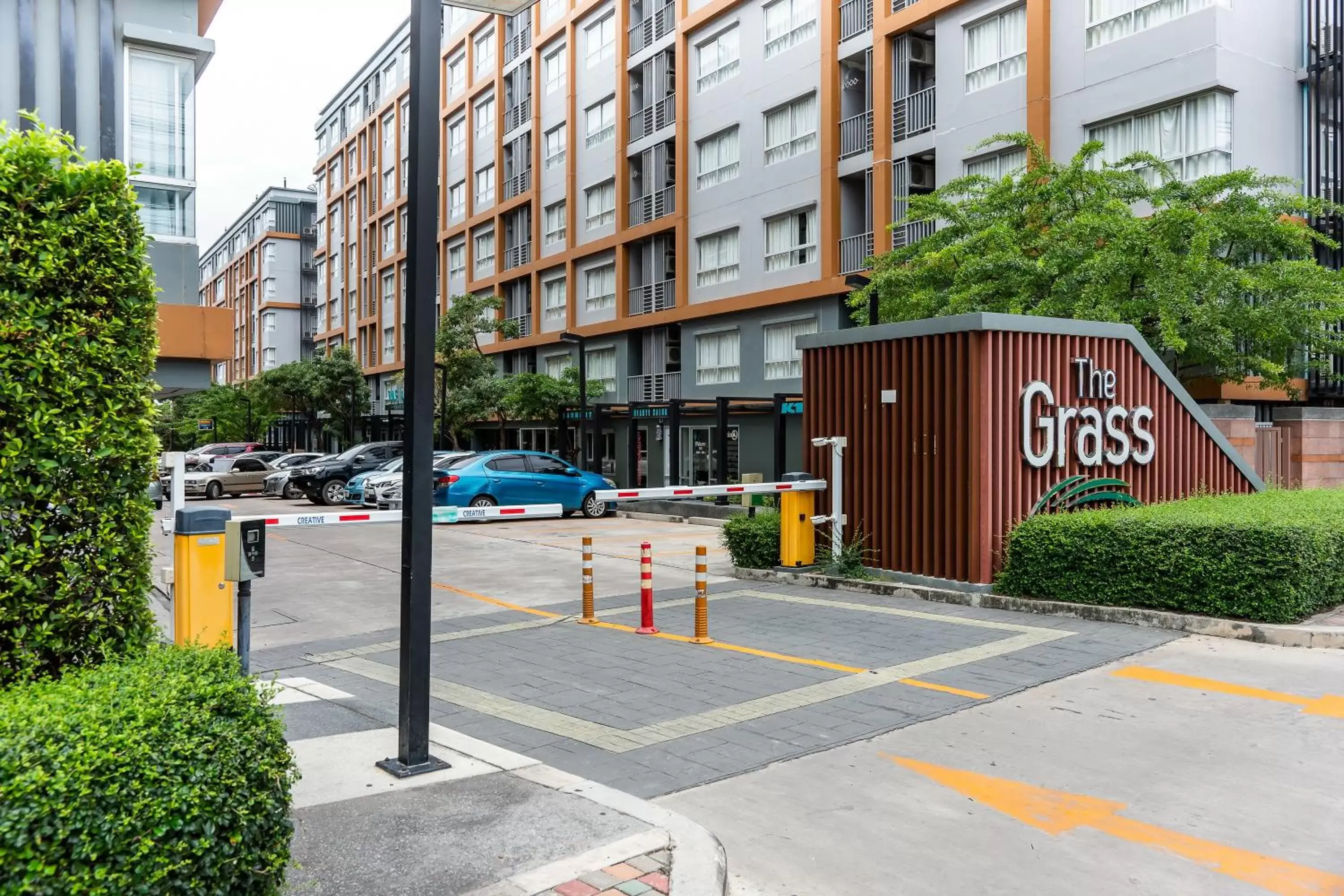 Facade/entrance, Property Building in The Grass Serviced Suites