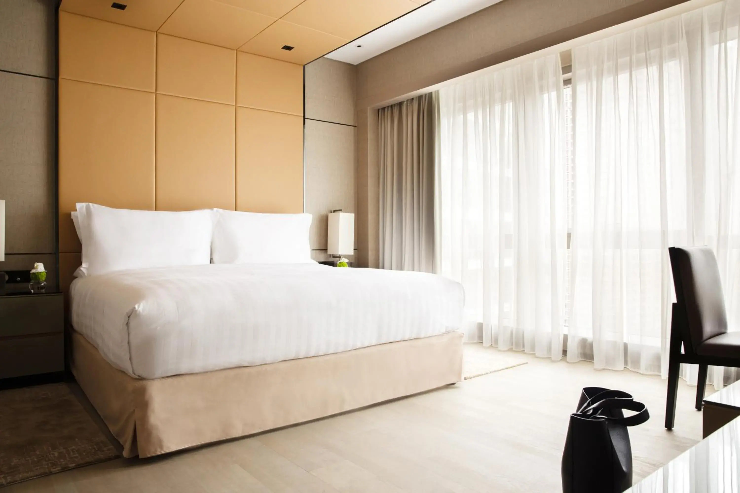 Bed in Jumeirah Living Guangzhou Bed in Jumeirah Living Guangzhou