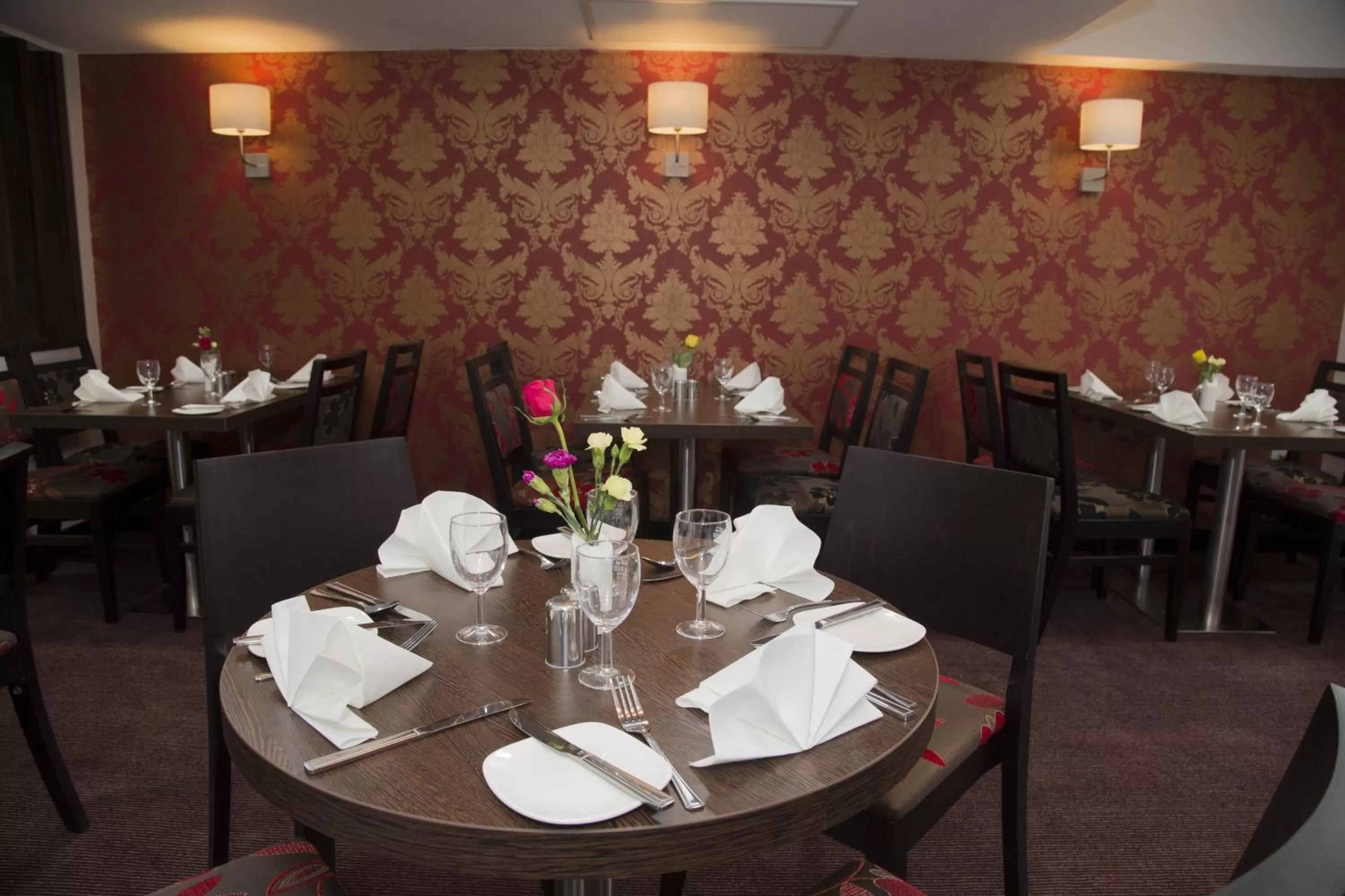 Restaurant/places to eat in Ramada Cambridge