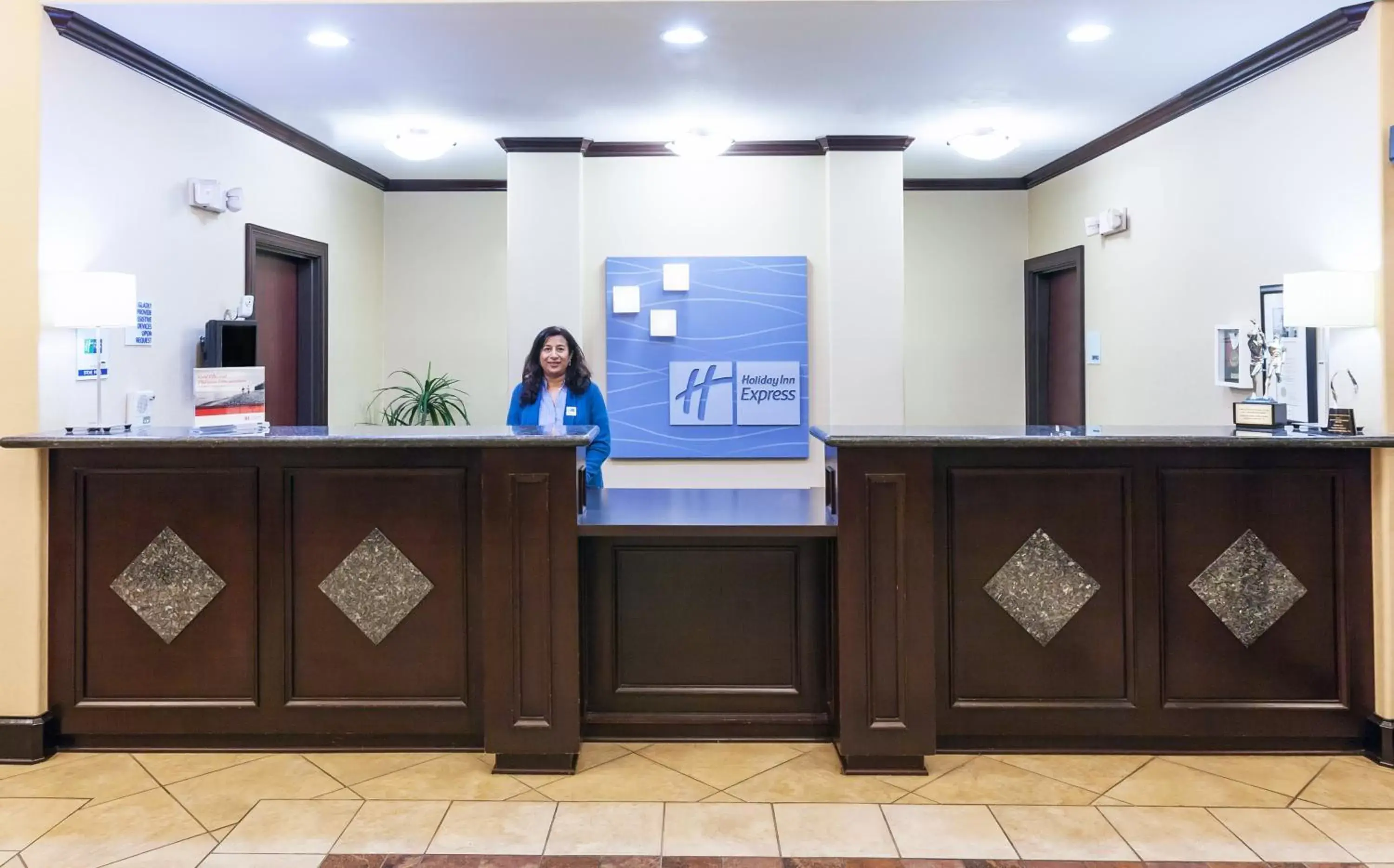 Property building, Lobby/Reception in Holiday Inn Express Hotel & Suites Henderson - Traffic Star, an IHG Hotel