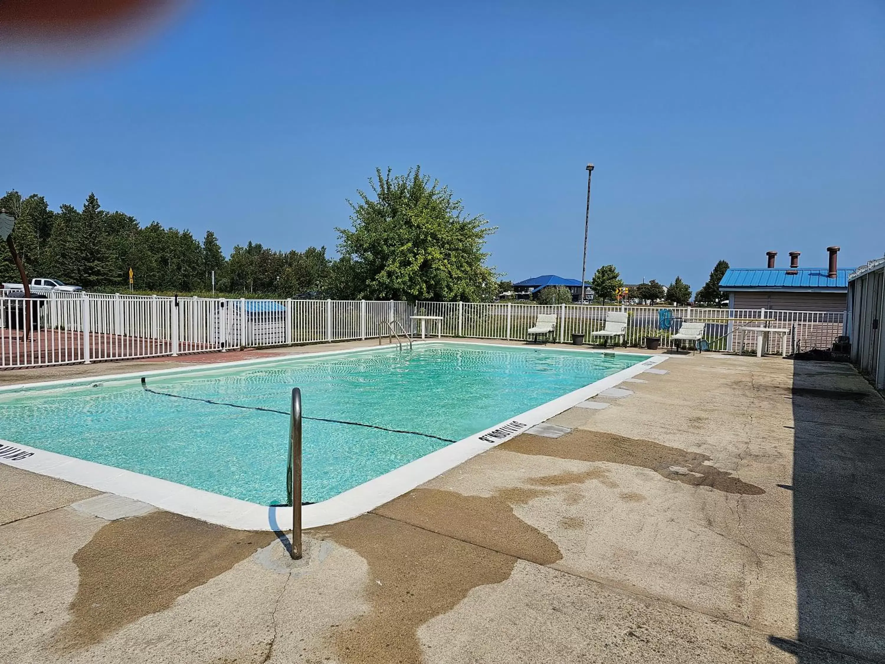 Pool view, Swimming Pool in Great Lakes Inn Mackinaw City