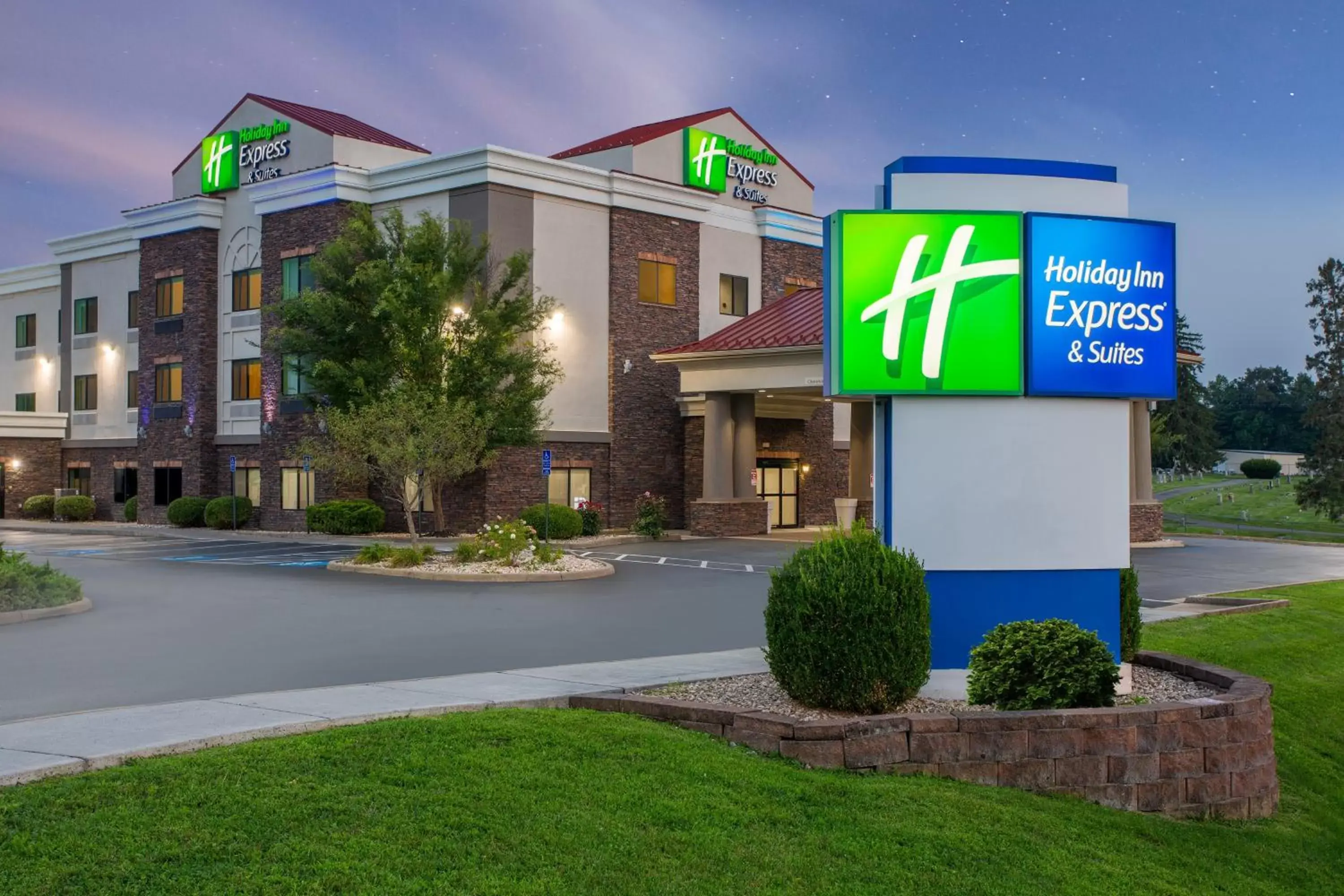 Property building in Holiday Inn Express Hotel & Suites Lewisburg, an IHG Hotel