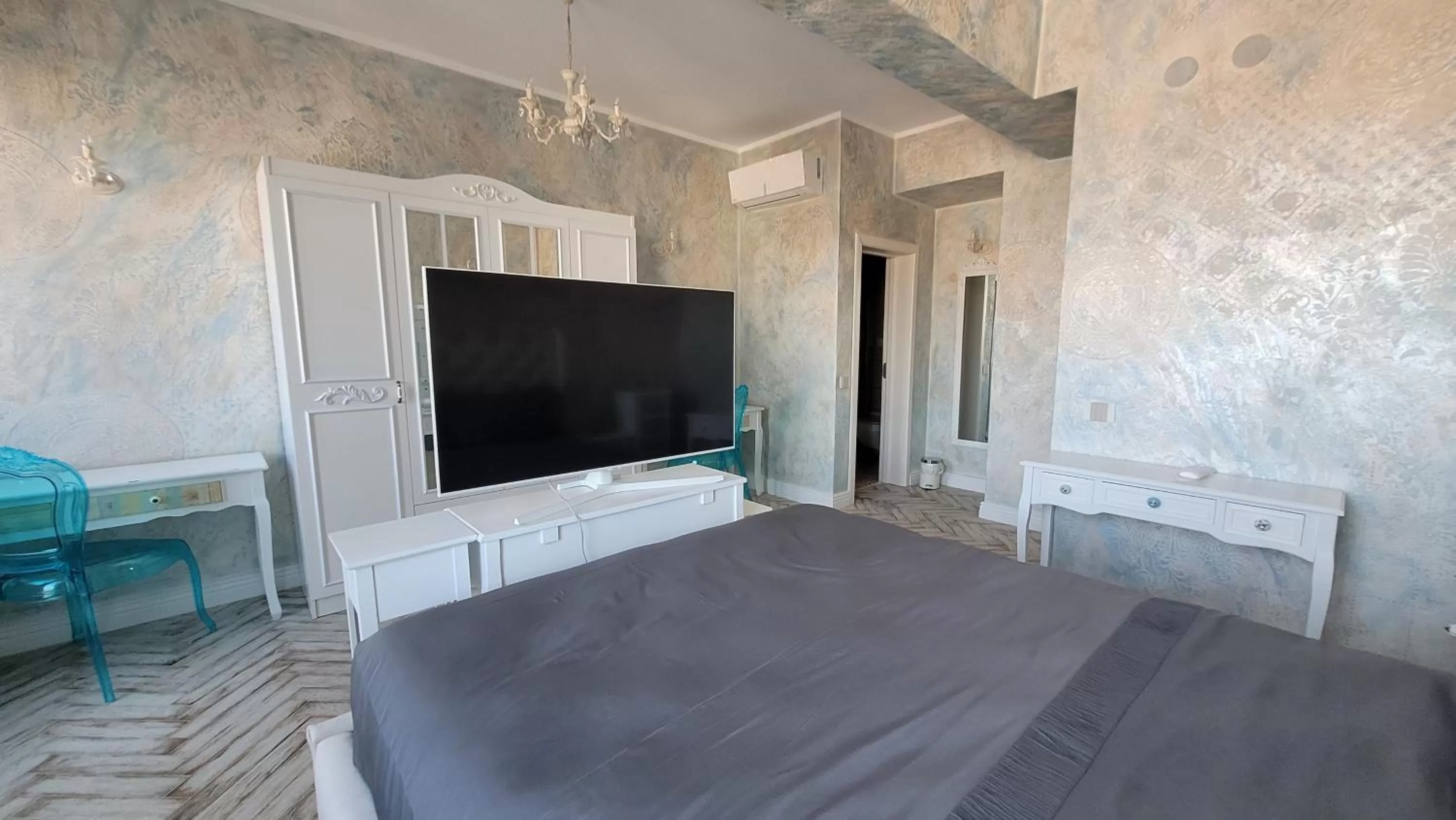 TV and multimedia in Terrace Suites Iasi