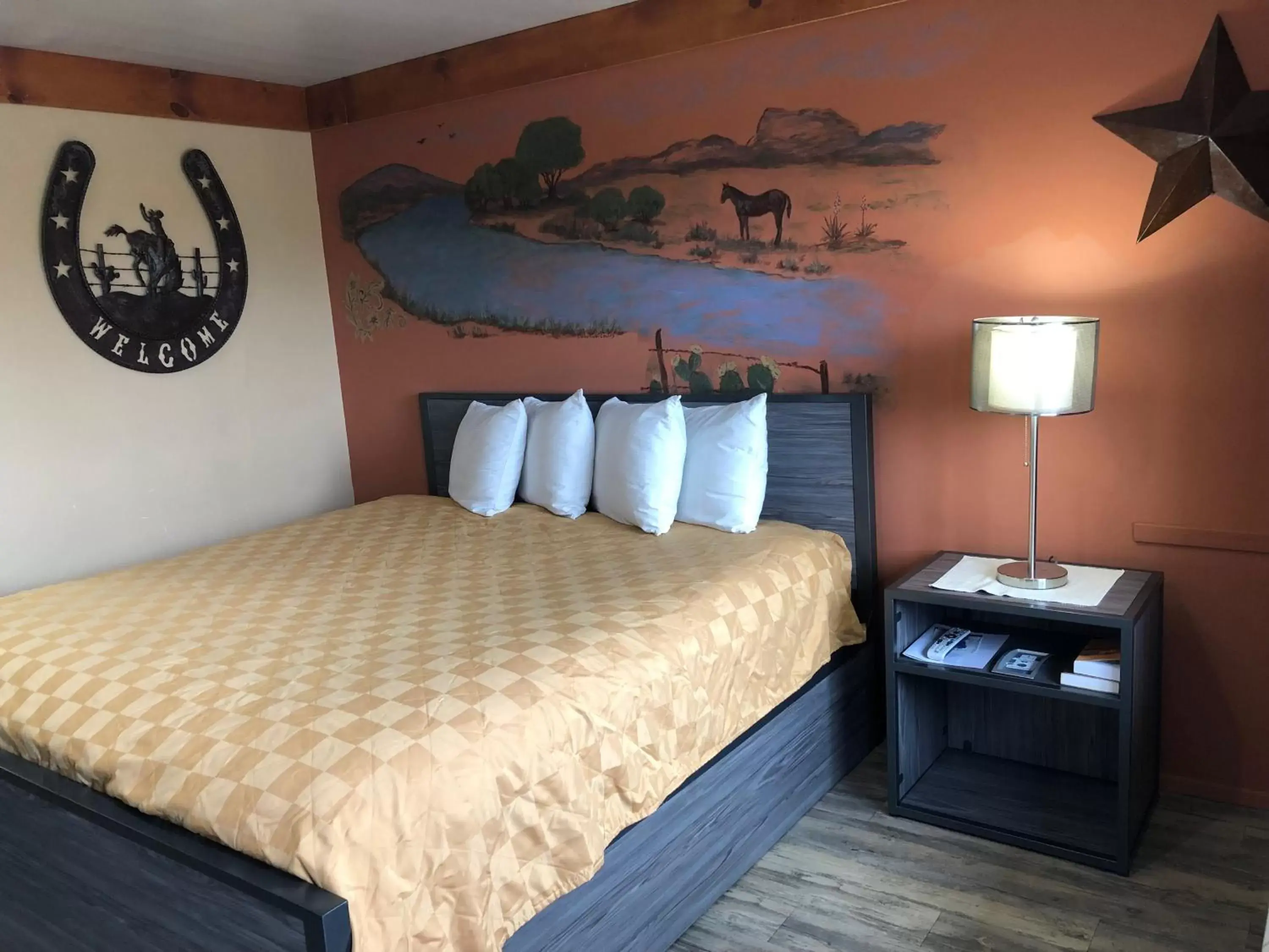 Bed in Americas Best Value Inn - Legend's Inn