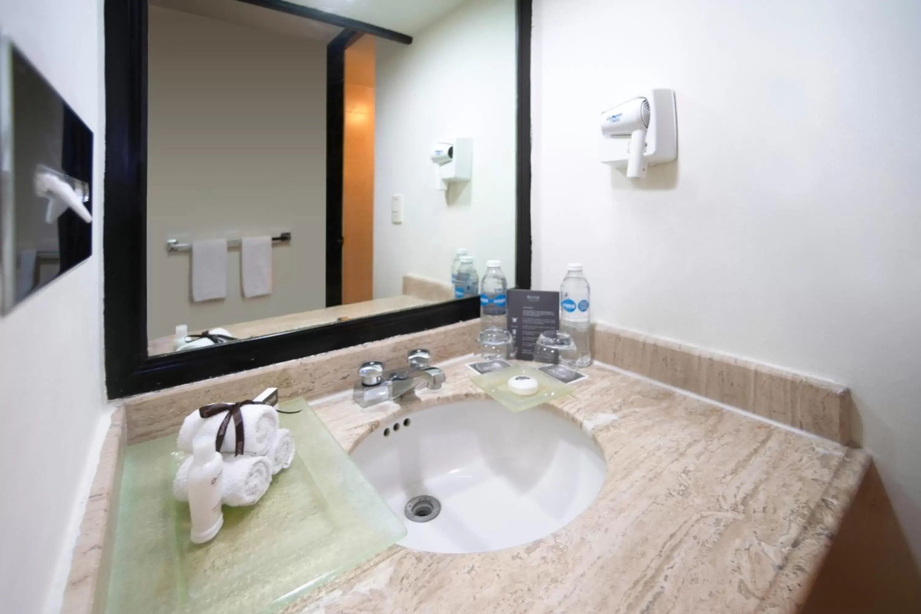 Bathroom in Smart Cancun by Oasis