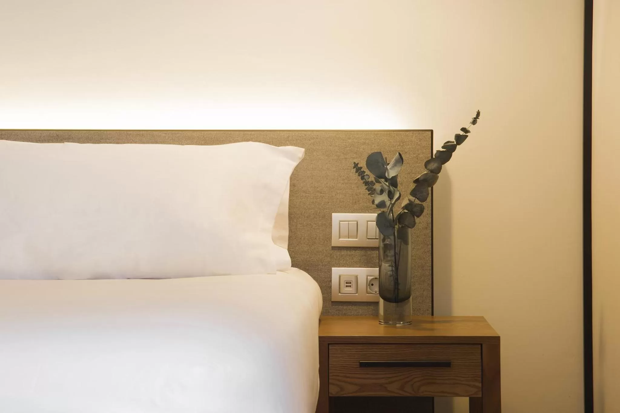 Bedroom, Bed in ICON Embassy