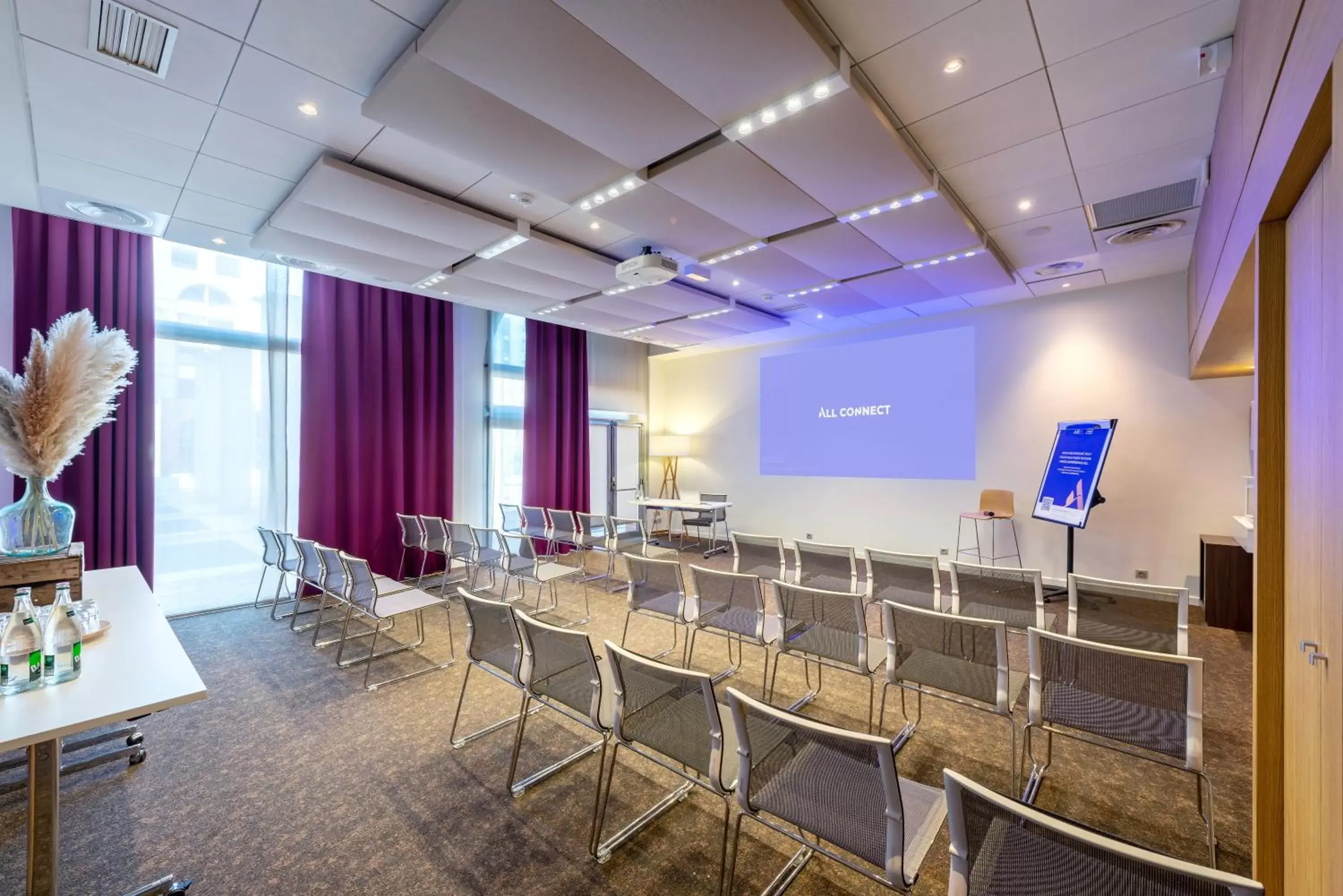 Meeting/conference room in Novotel Toulouse Centre Compans Caffarelli
