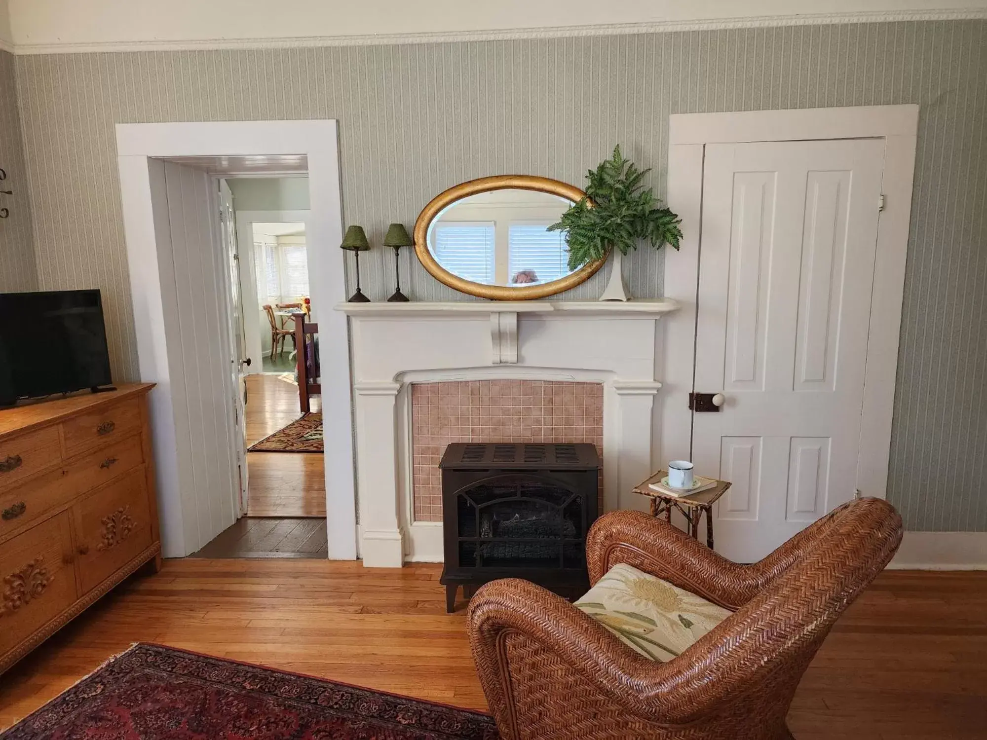 Bedroom, Seating Area in Rosemont B&B Cottages