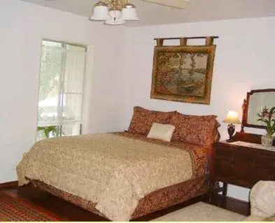 Bedroom, Bed in Lava Tree Tropic Inn