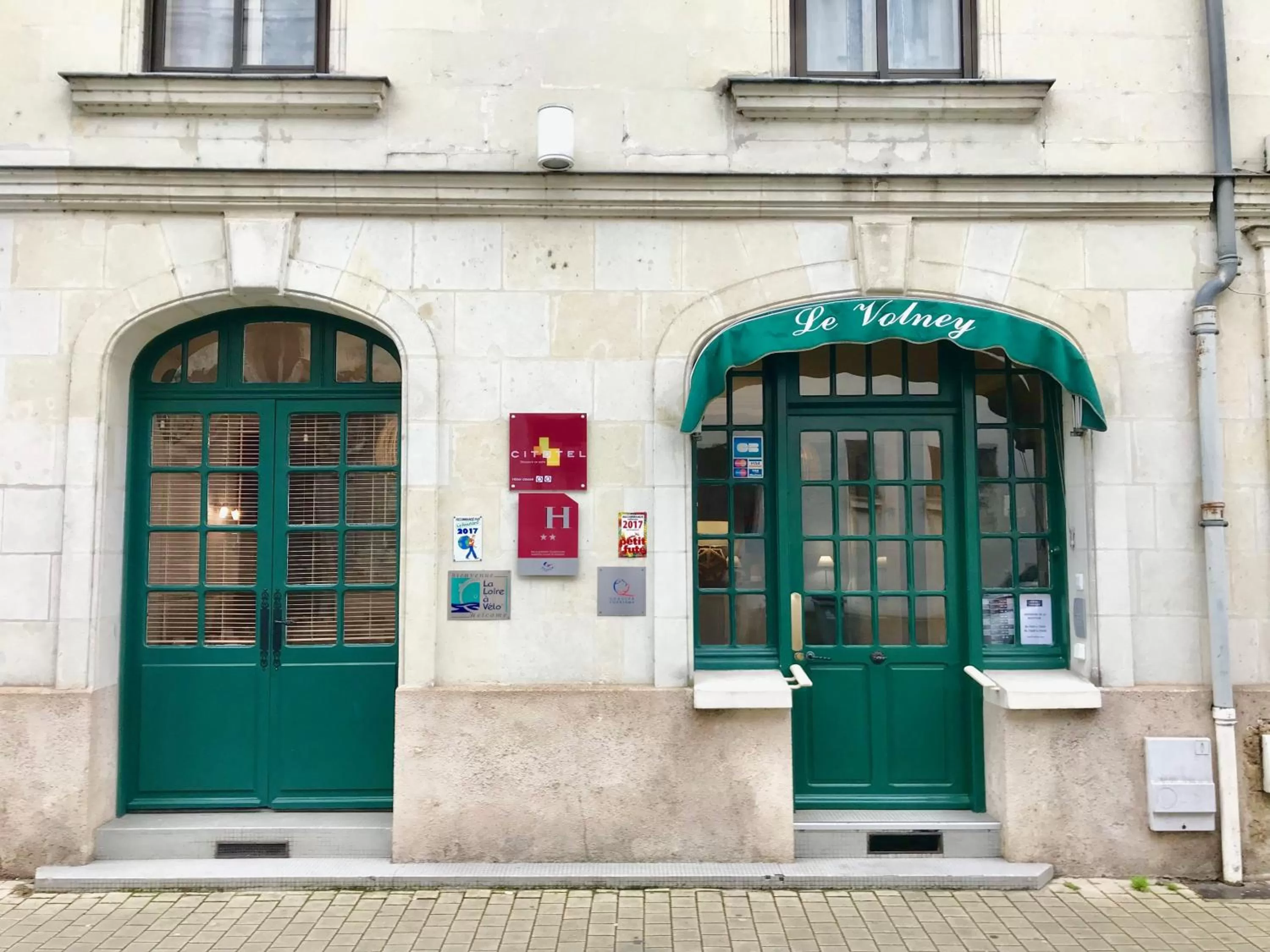 Facade/entrance in Cit'Hotel Le Volney