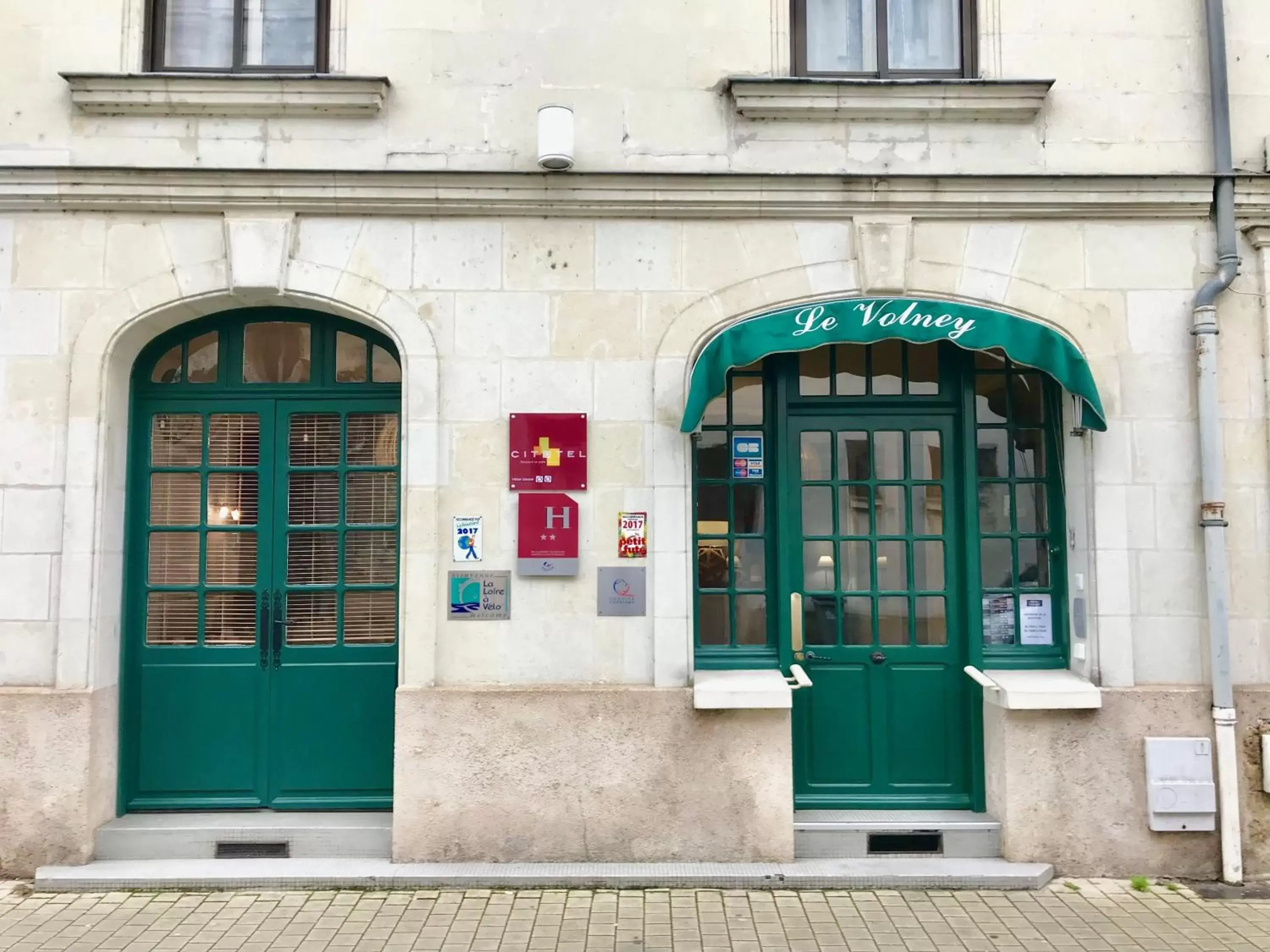 Facade/entrance in Cit'Hotel Le Volney