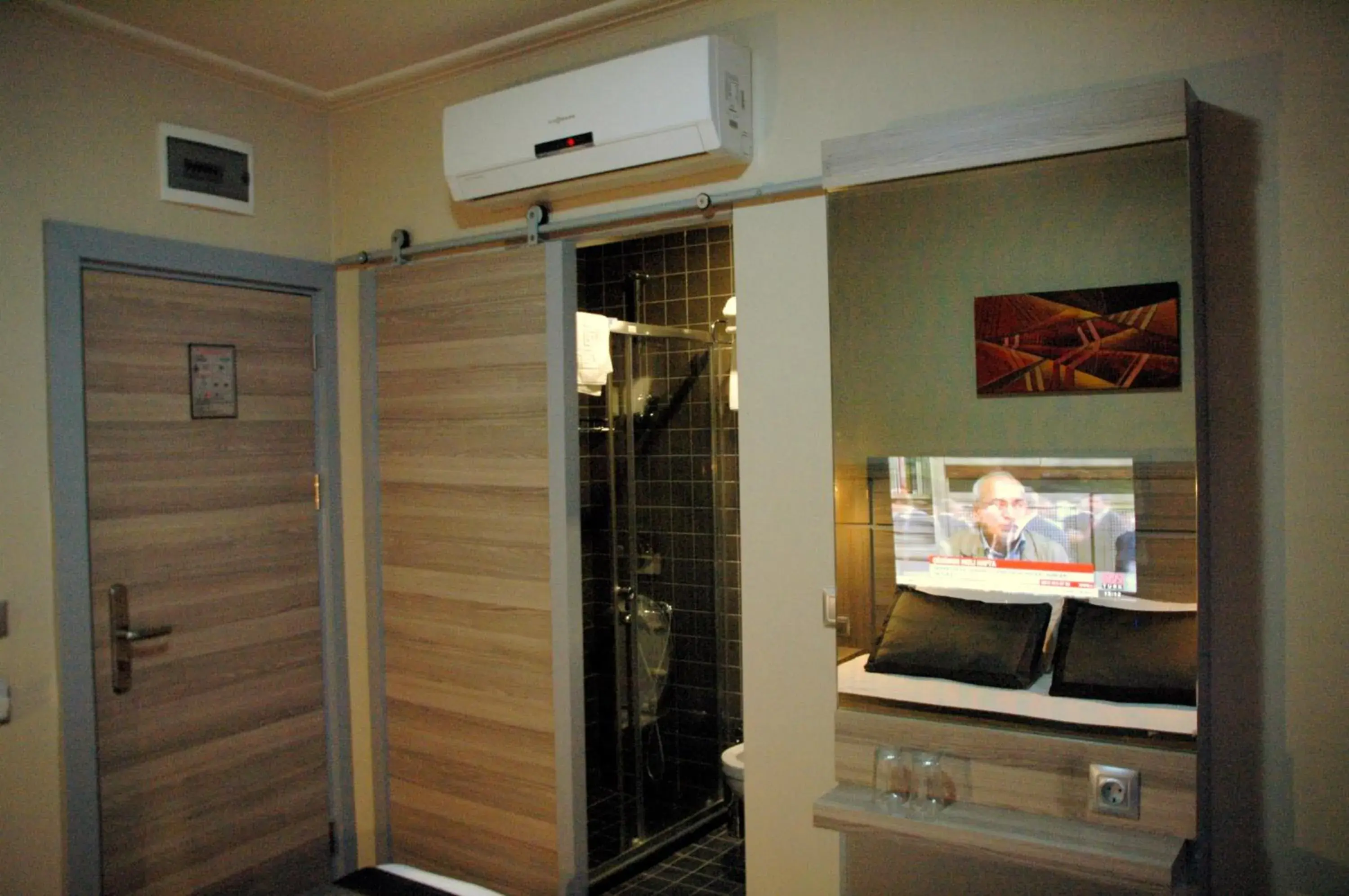 TV and multimedia, Bathroom in Sinem Hotel