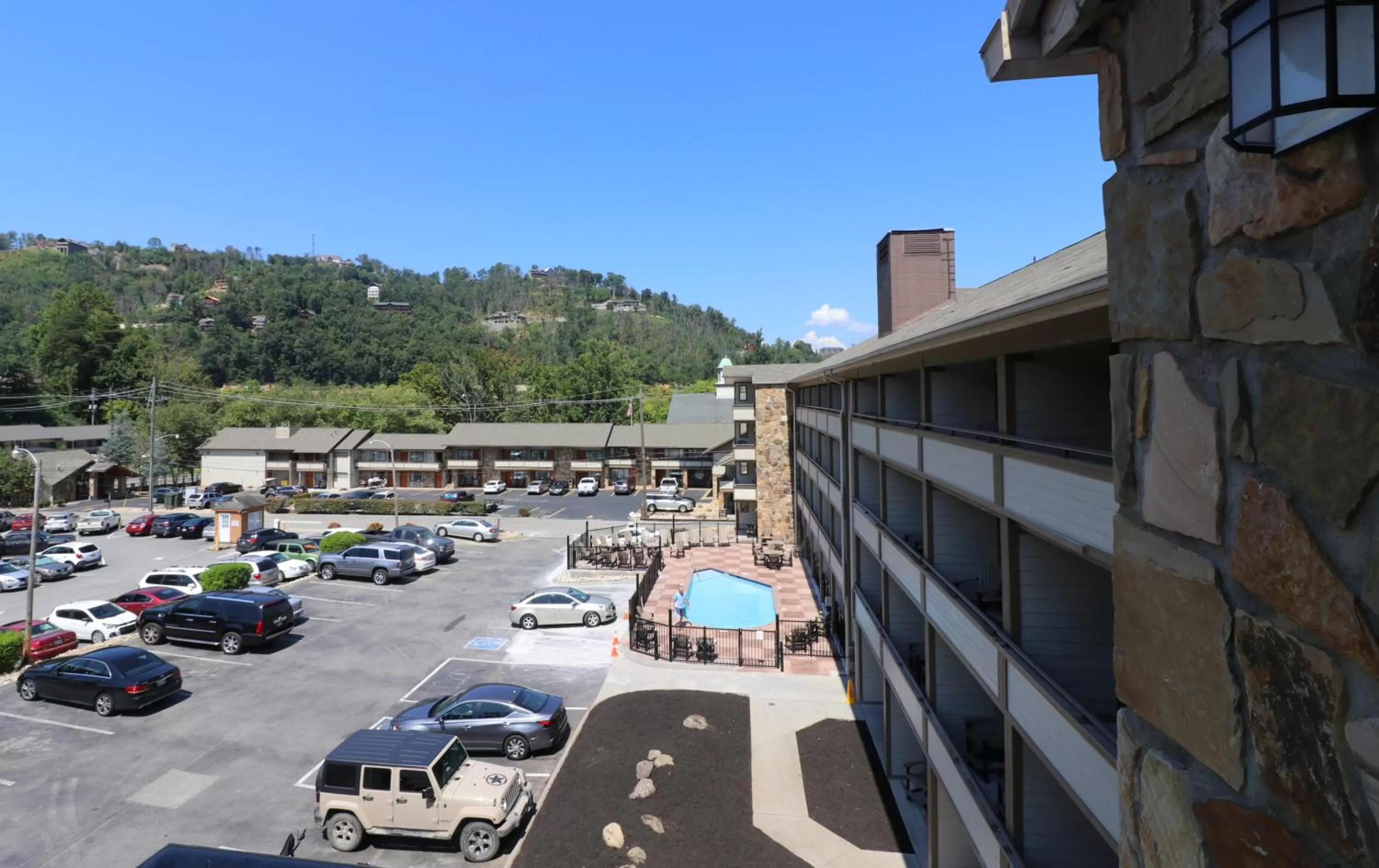 Pool view in Howard Johnson by Wyndham Downtown Gatlinburg