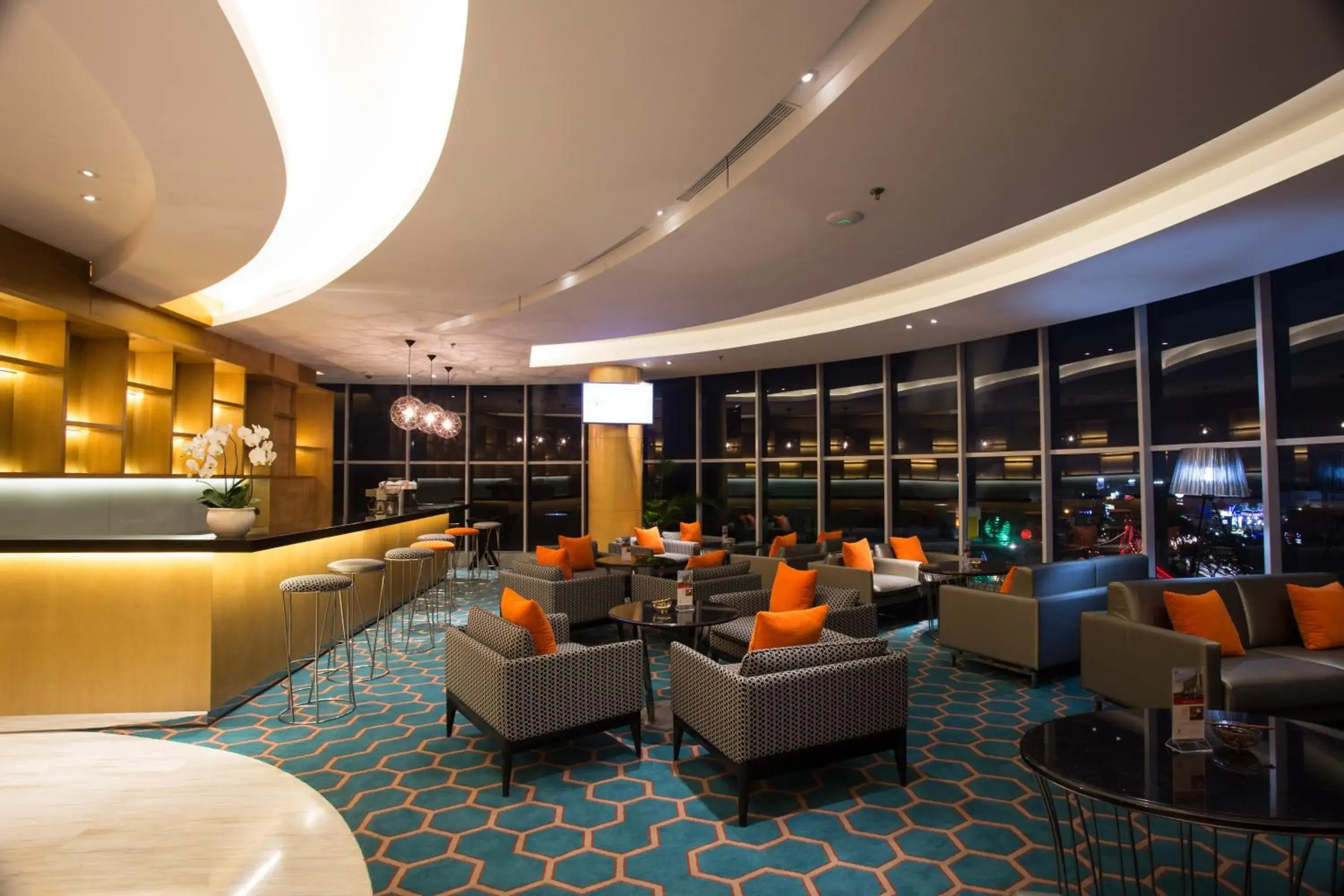 Lounge or bar in Hotel Ciputra Cibubur managed by Swiss-Belhotel International