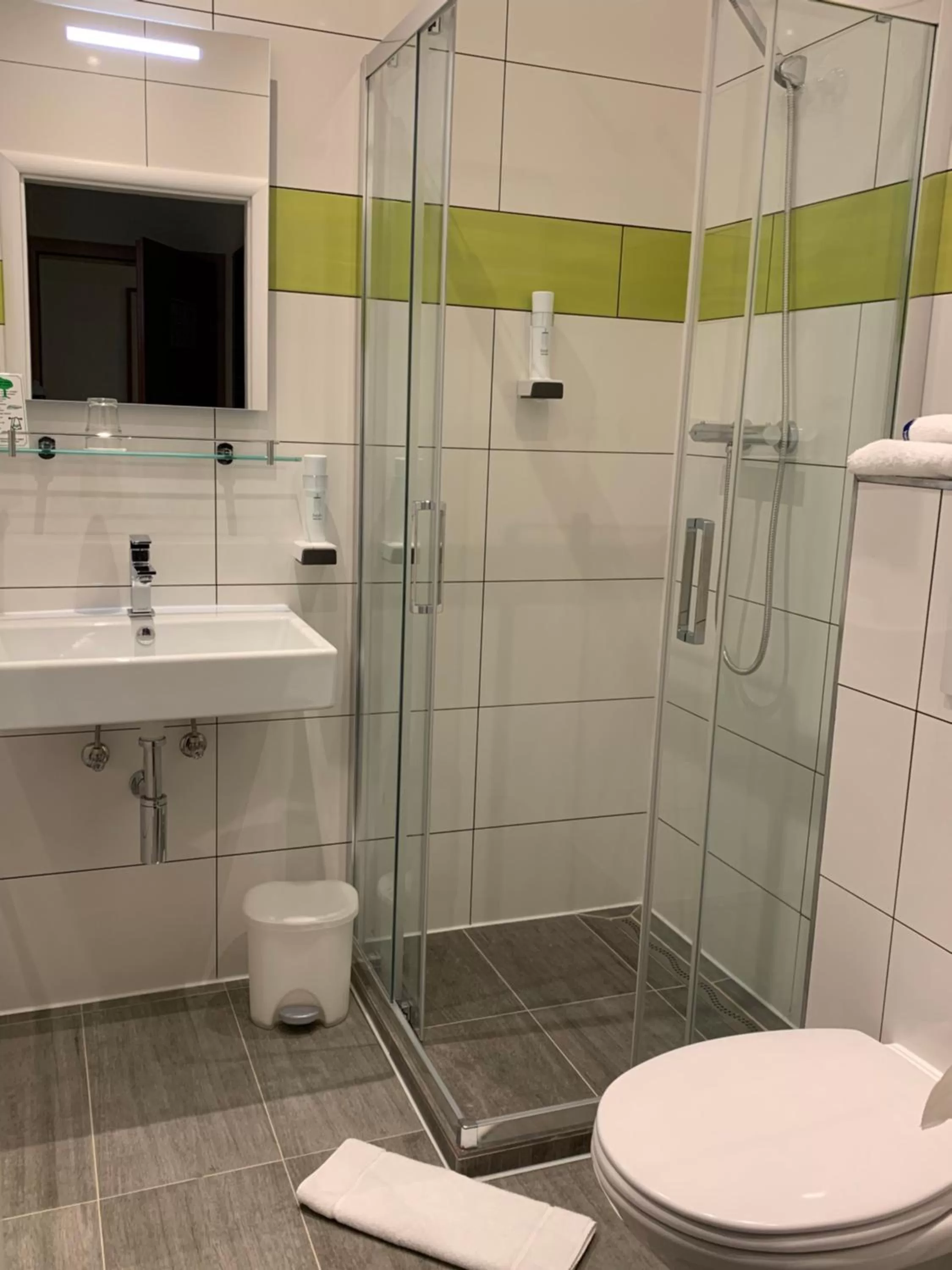 Bathroom in Behringers City Hotel Nürnberg