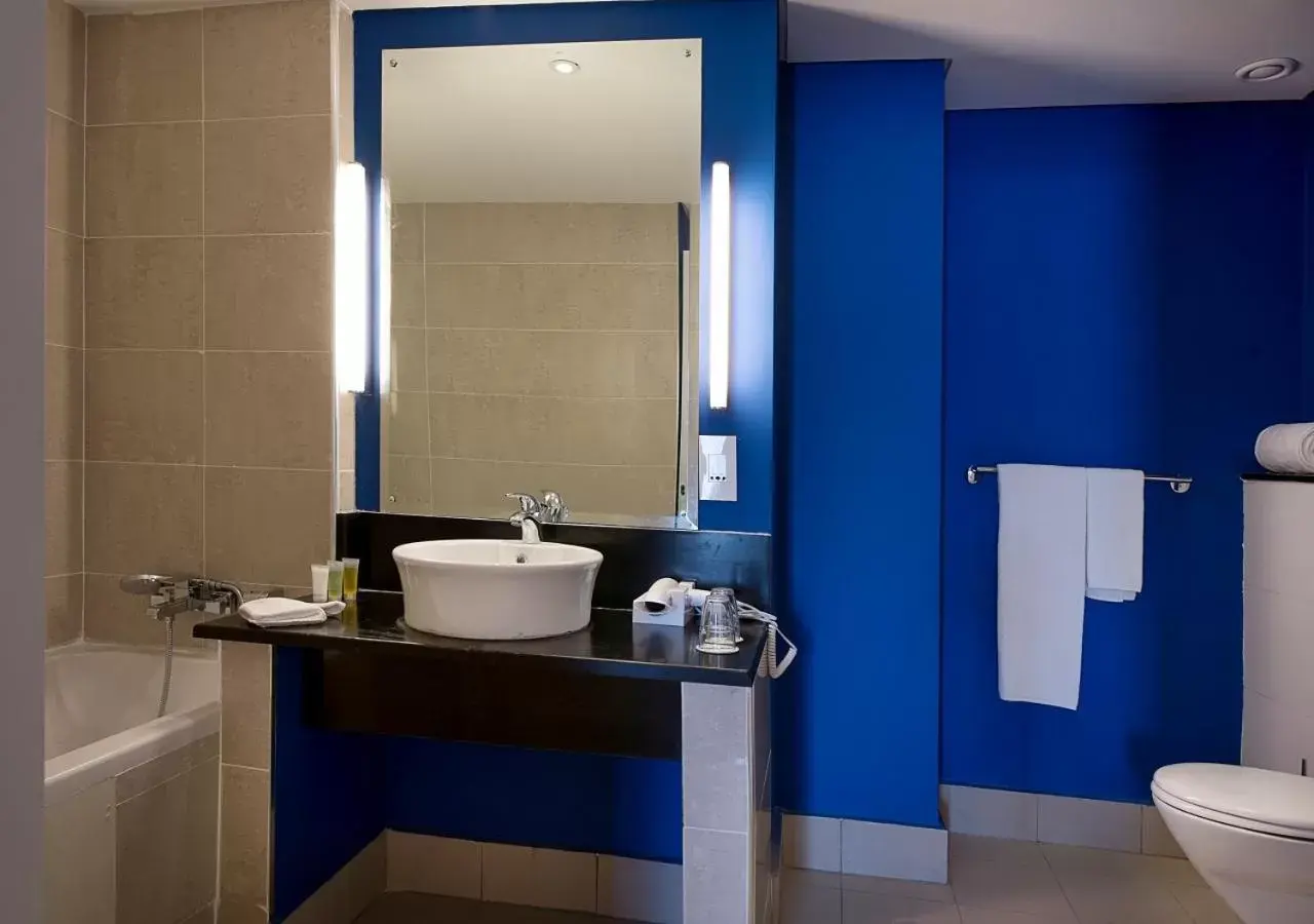 Toilet, Bathroom in Park Inn by Radisson Abeokuta