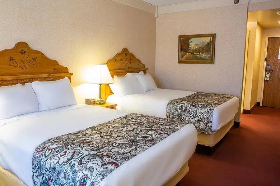 Bed in Bavarian Inn Lodge