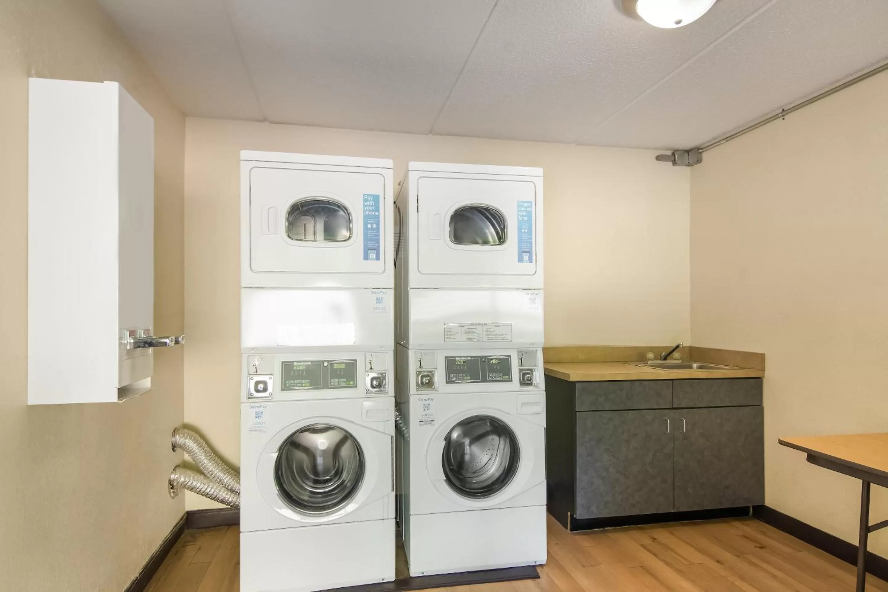 laundry in Red Roof Inn Durham - Triangle Park