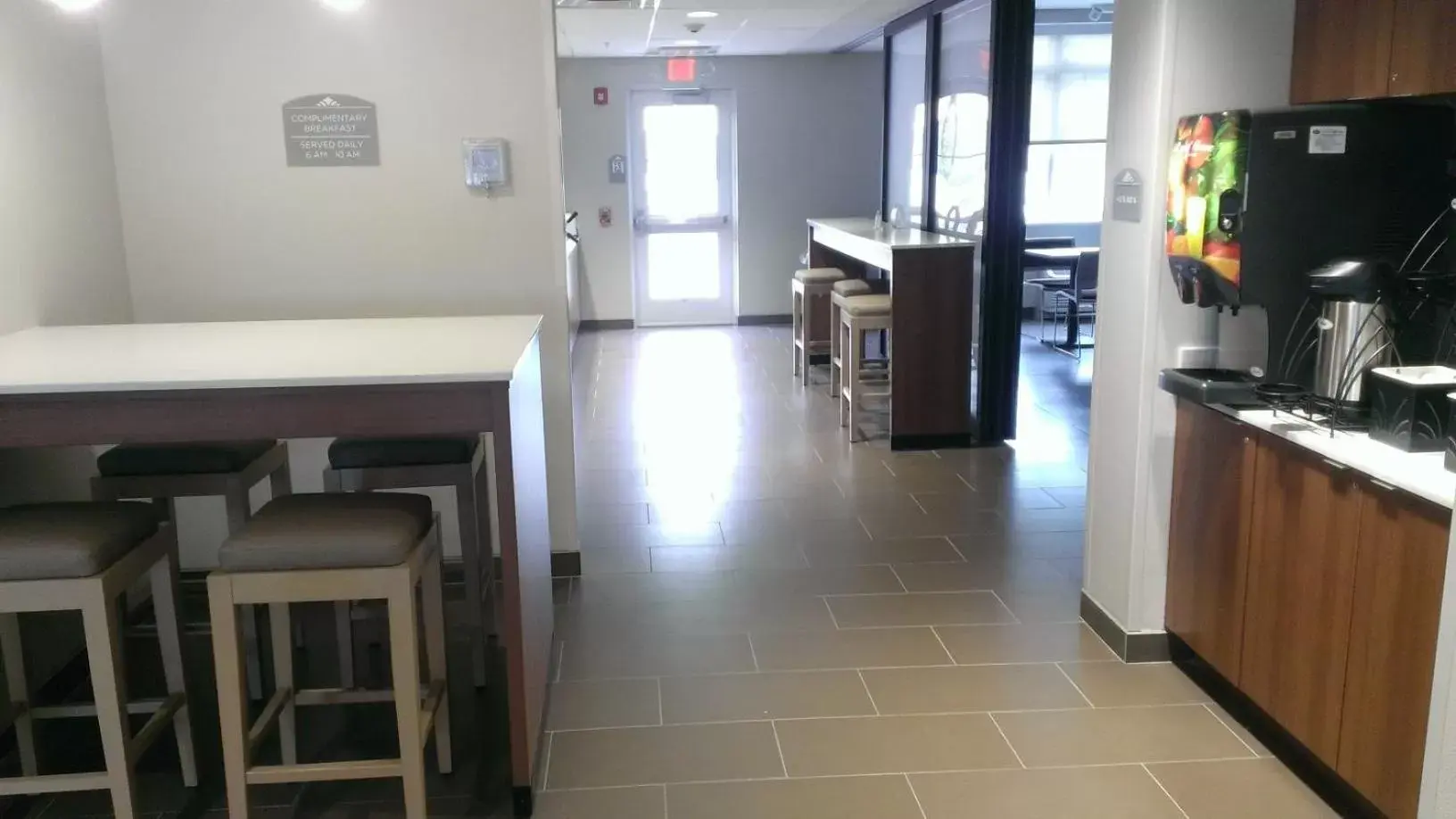 Food and drinks, Kitchen/Kitchenette in Microtel Inn & Suites by Wyndham Binghamton