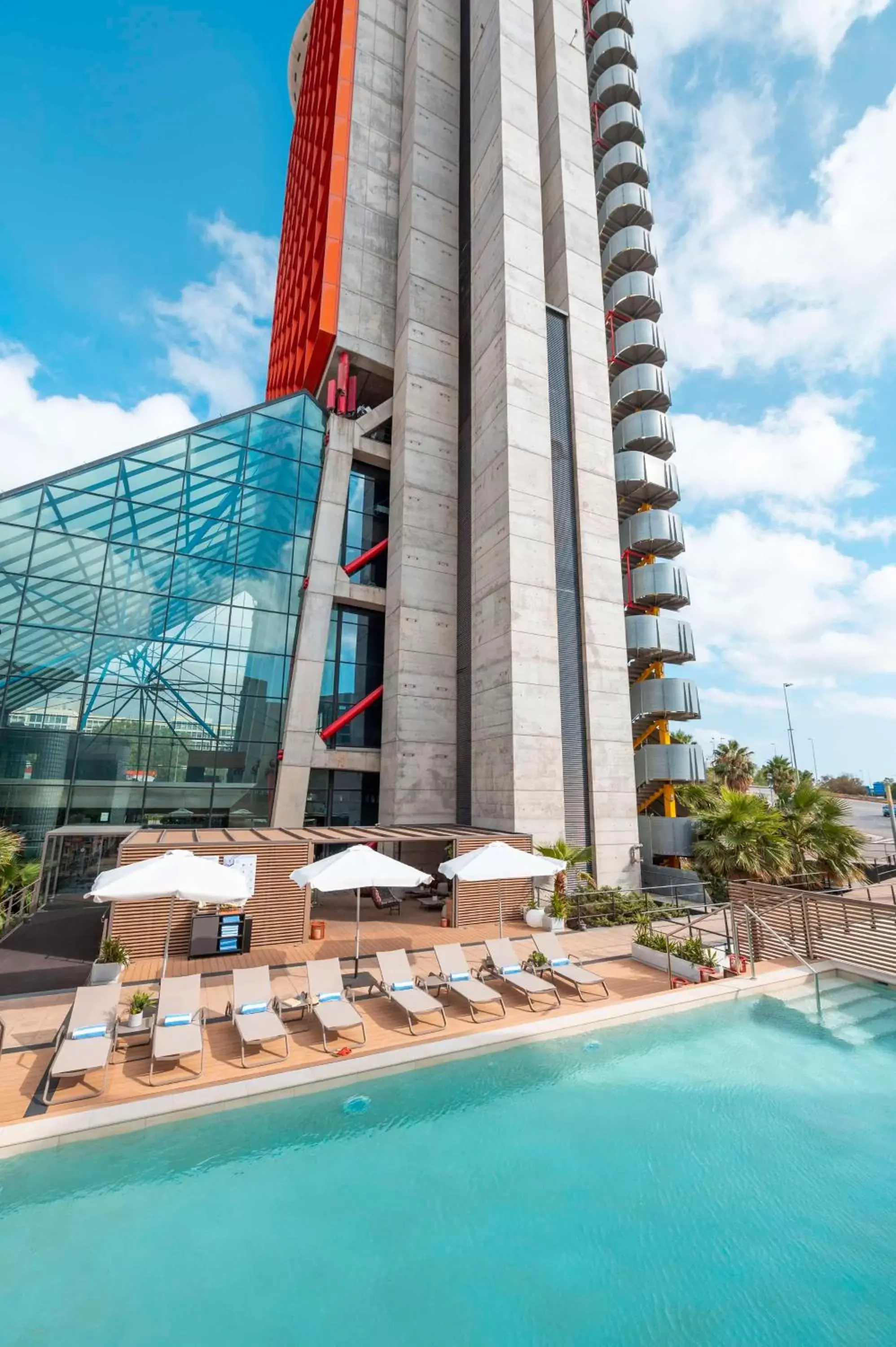 Swimming pool, Property Building in Hyatt Regency Barcelona Tower