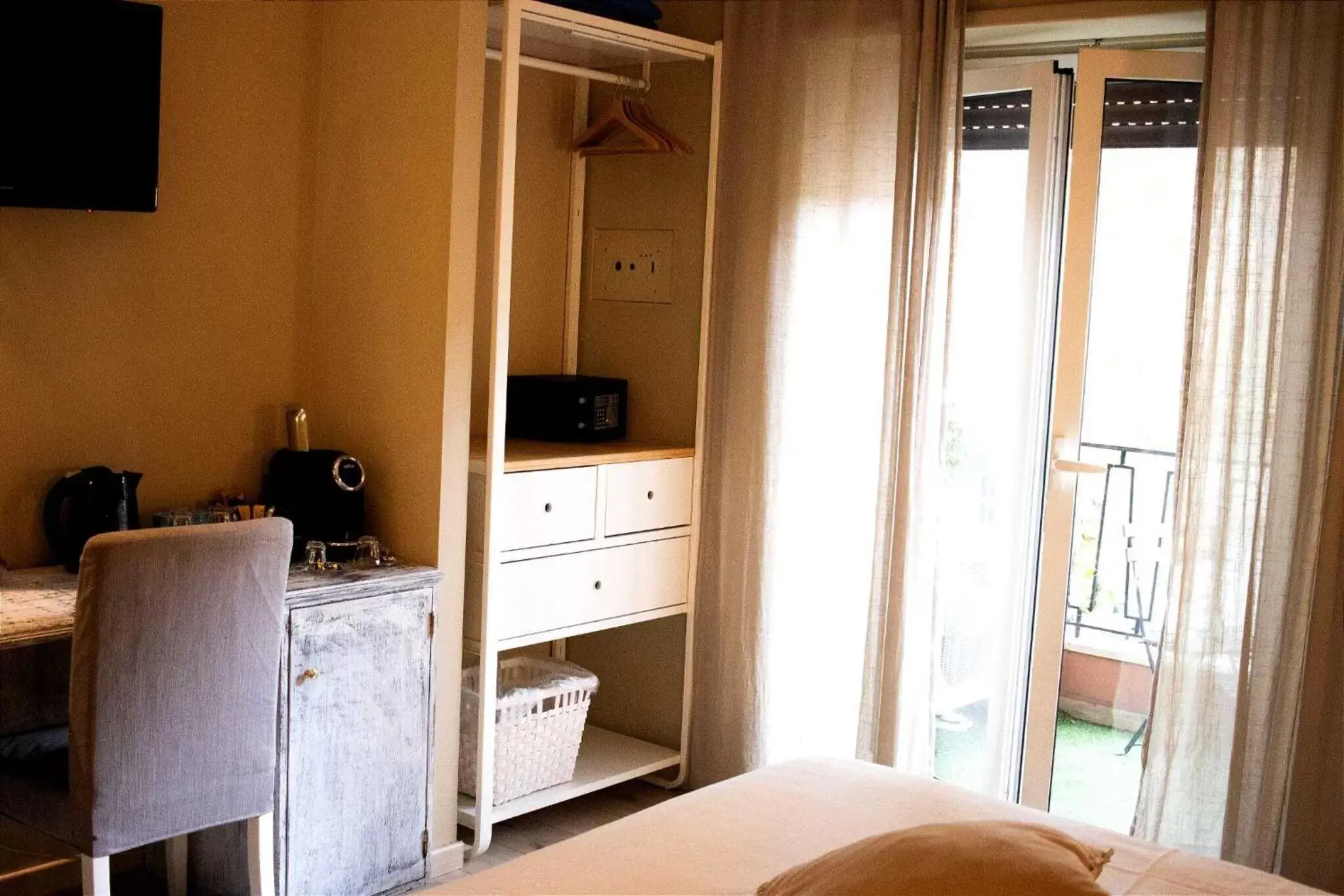 Bedroom, Bathroom in In Trastevere House