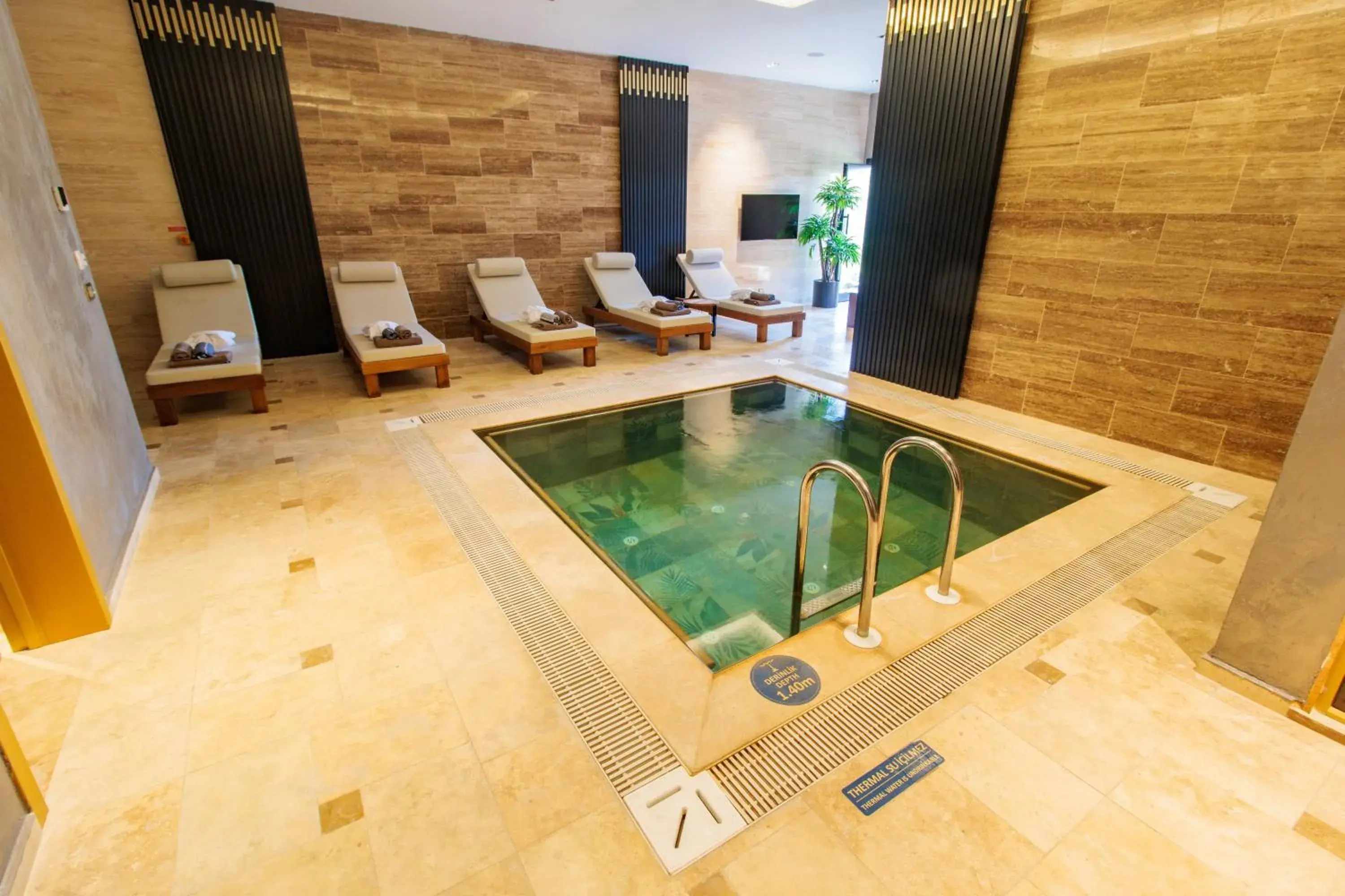 Spa and wellness centre/facilities, Swimming Pool in Anadolu Hotels Esenboga Thermal