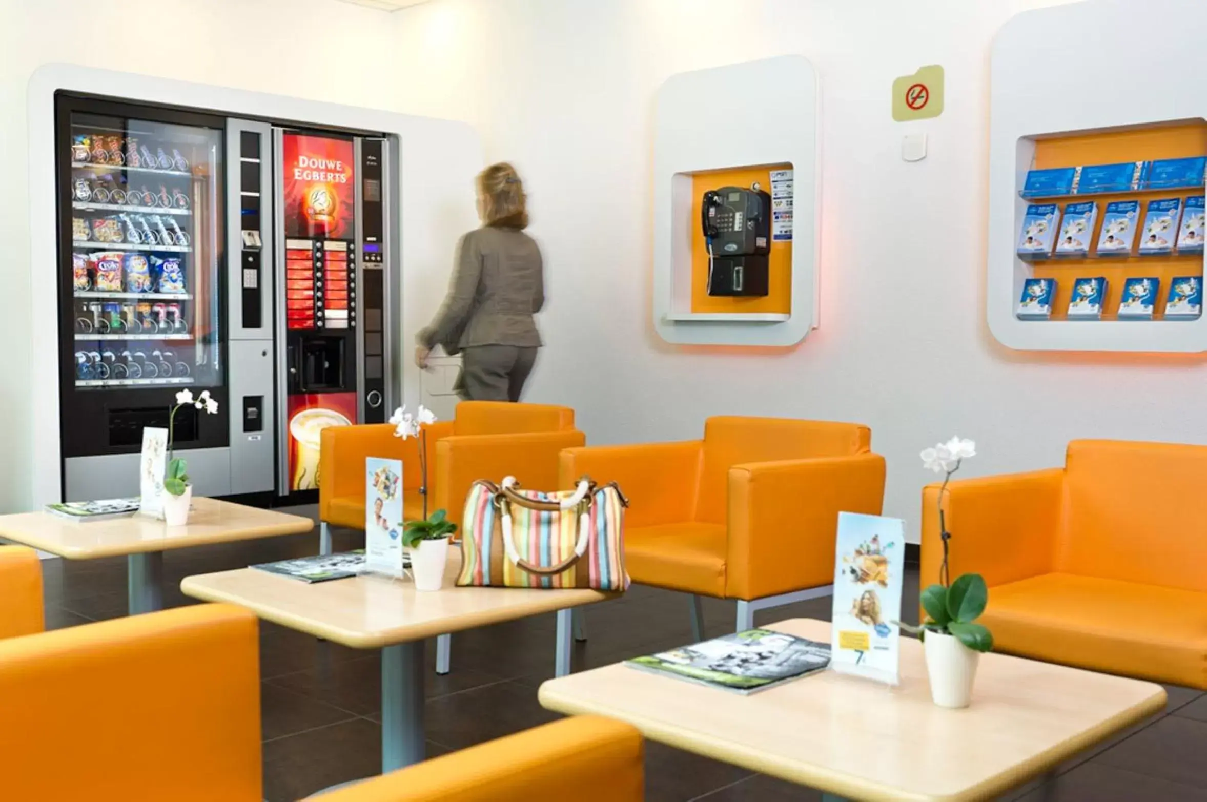 People, Restaurant/Places to Eat in ibis Budget Brussels South Ruisbroek