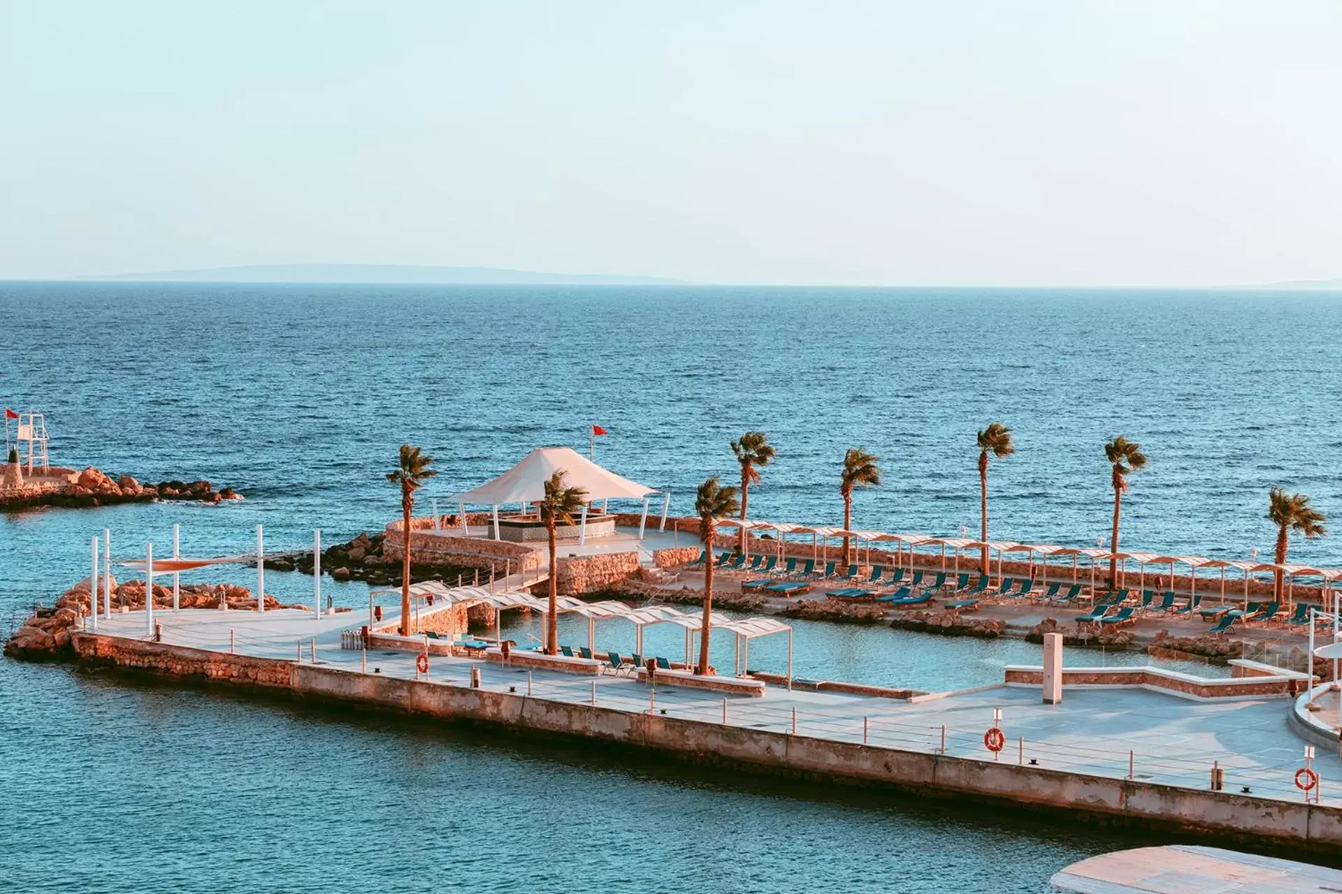 Beach in Pickalbatros Citadel Resort Sahl Hasheesh