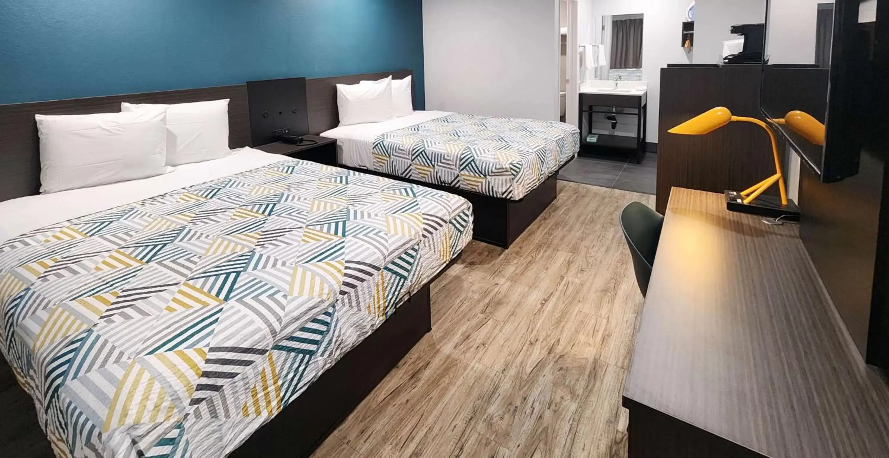 Bedroom, Bed in Studio 6 Suites San Ysidro CA San Diego South Bay Bedroom, Bed in Studio 6 Suites San Ysidro CA San Diego South Bay