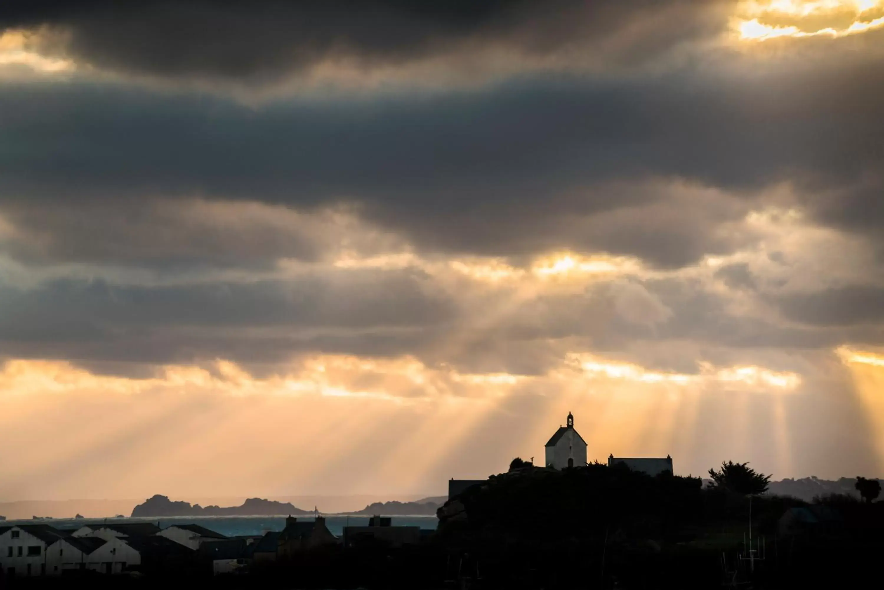 Landmark view, Sunrise/Sunset in Hotel Mercure Roscoff Bord De Mer