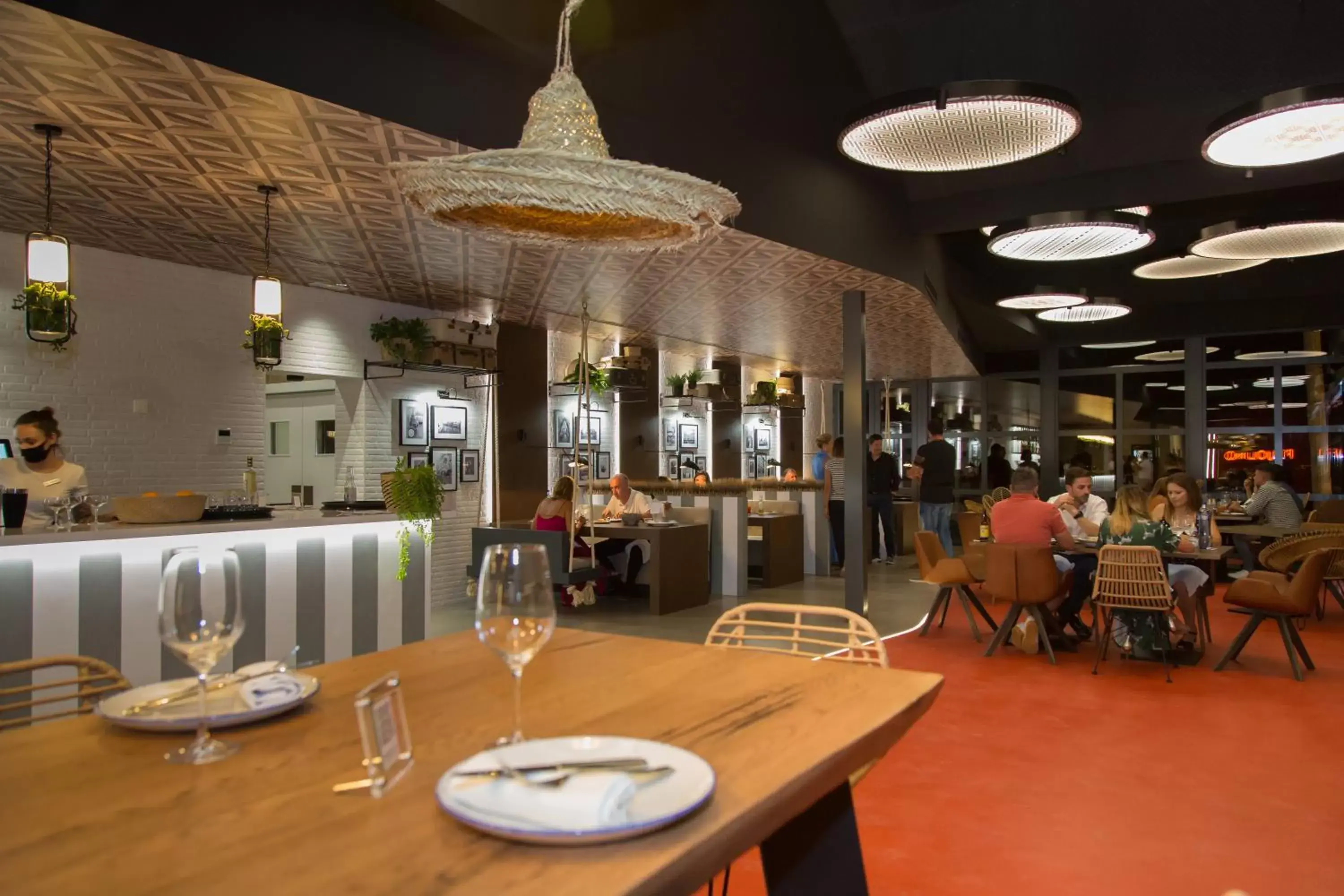 Restaurant/Places to Eat in La Finca Resort