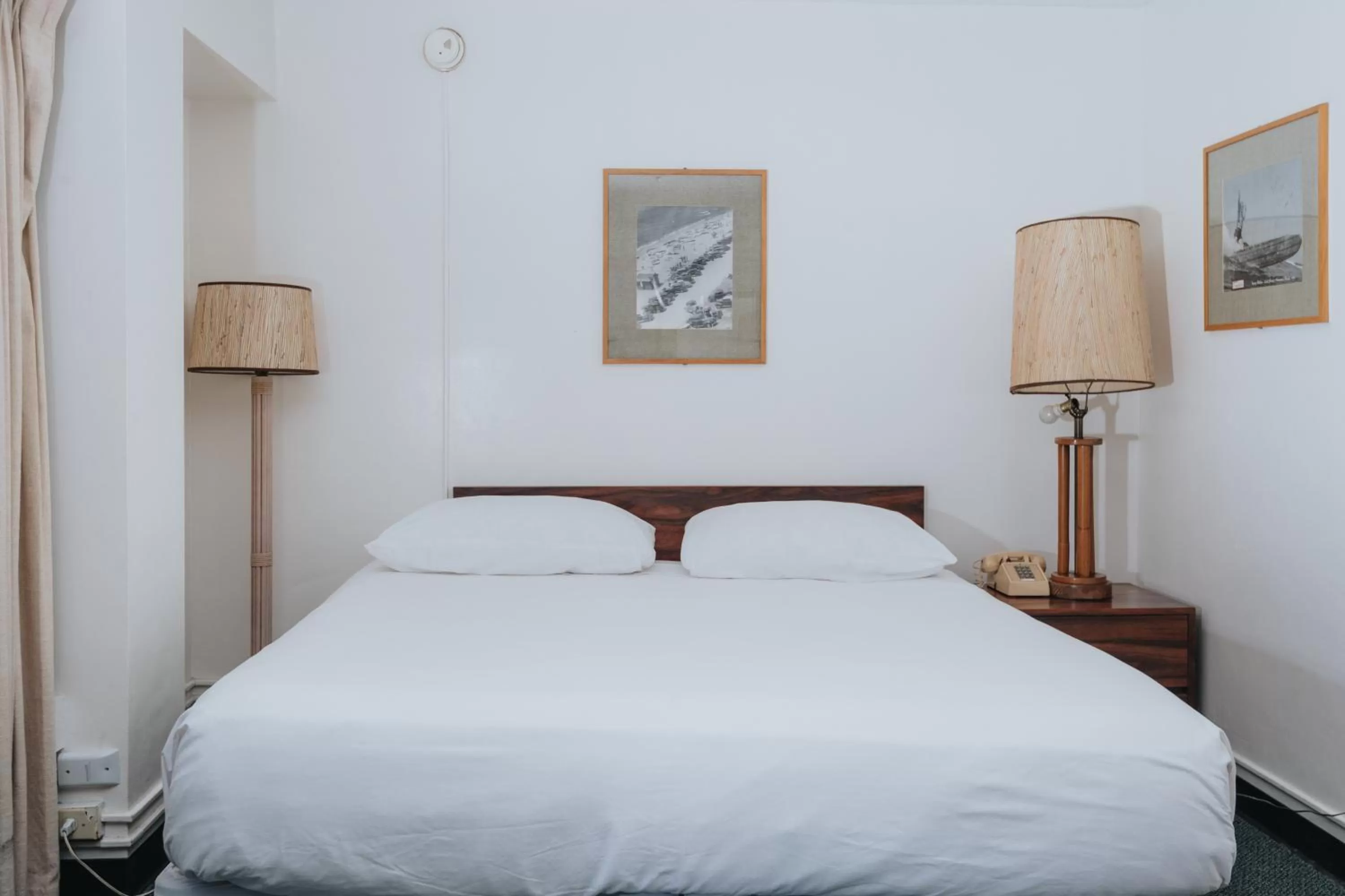 Bed in Royal Grove Waikiki