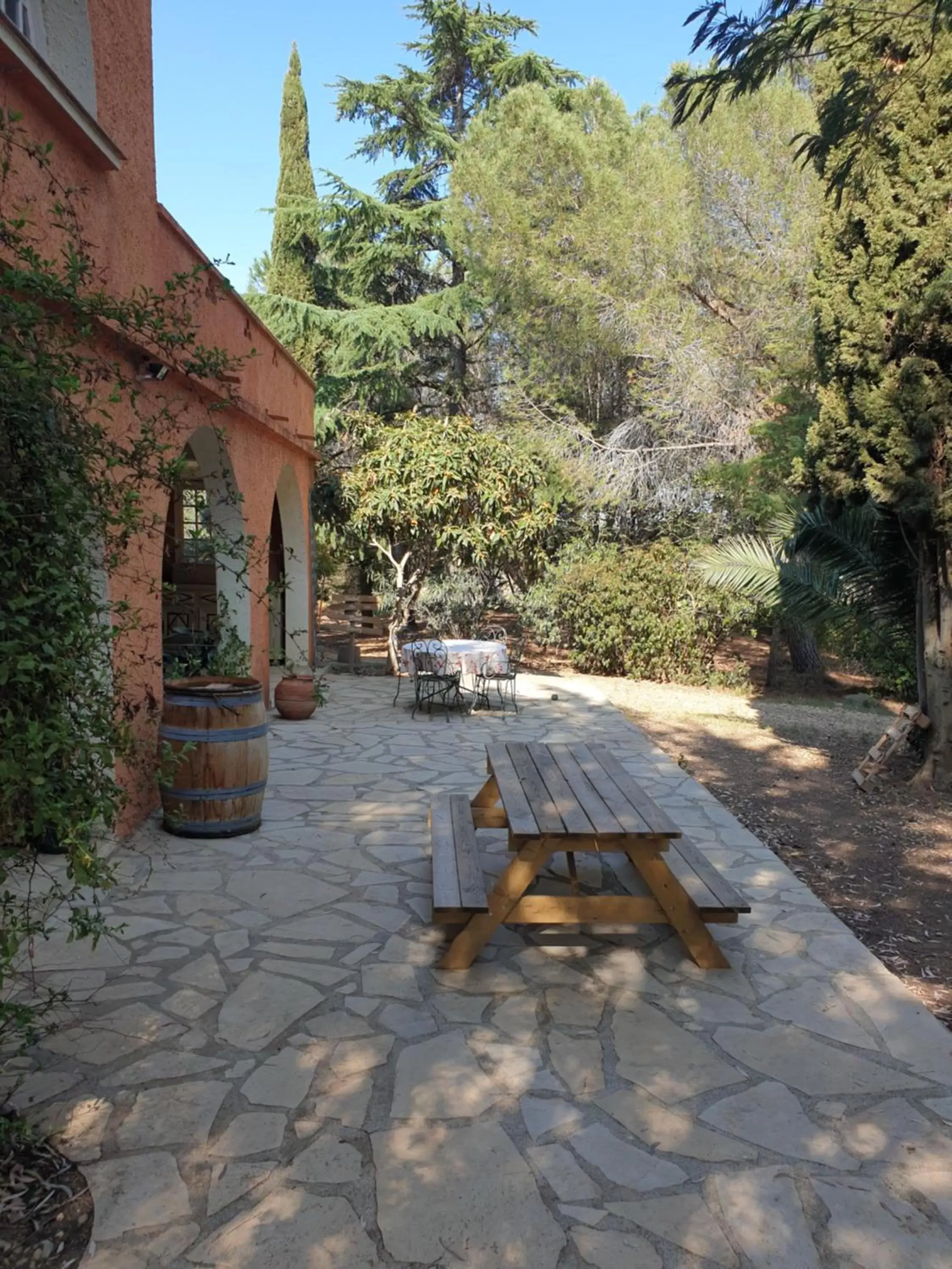 Balcony/Terrace in Chambre d'hôtes dans propriété rurale - Provence