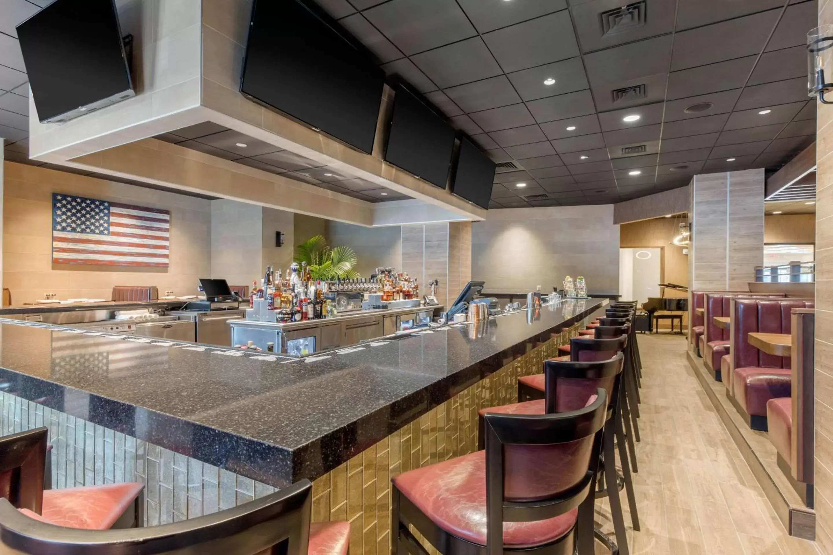 Lounge or bar, Restaurant/Places to Eat in Cambria Hotel College Park