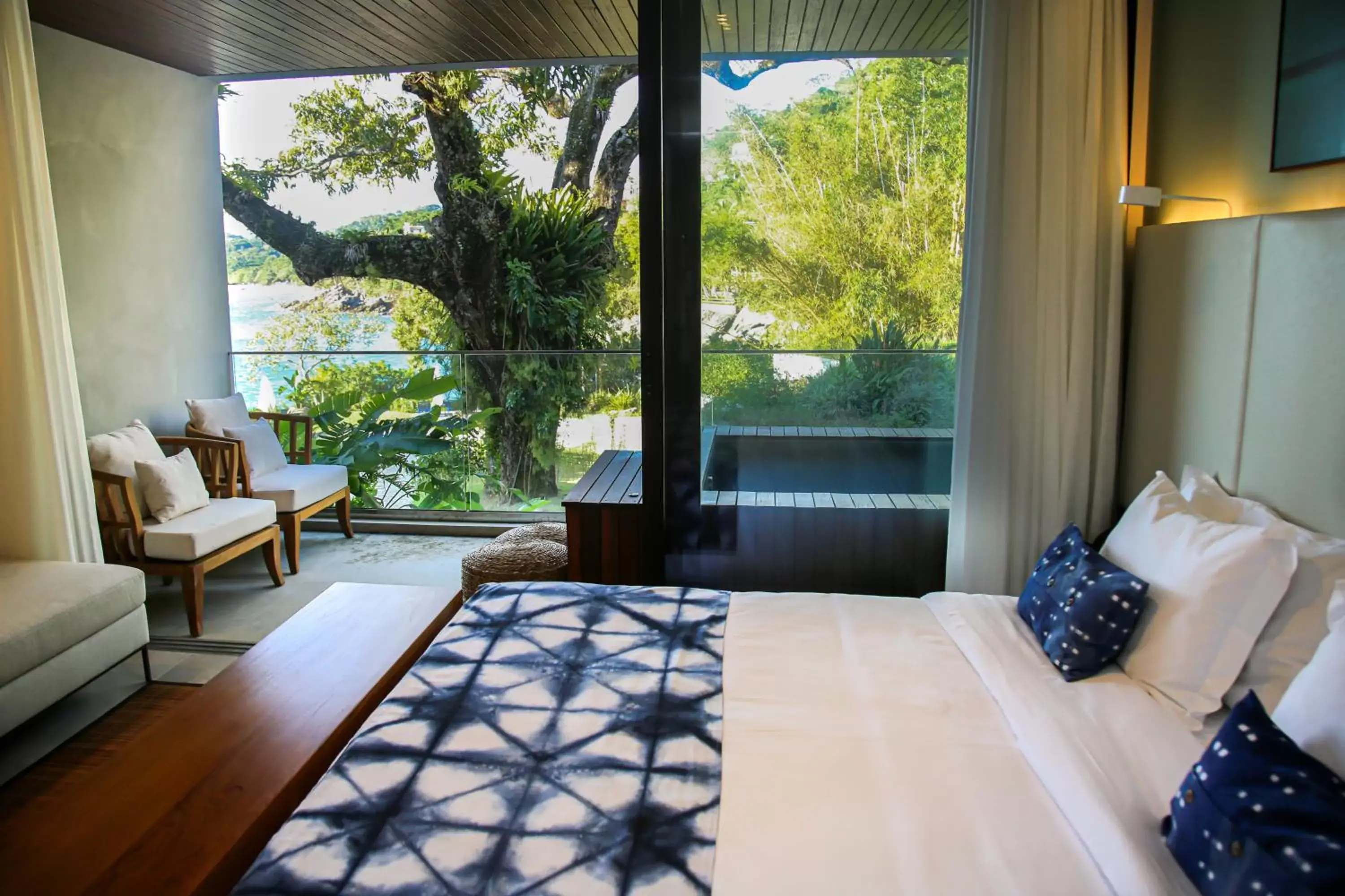 Photo of the whole room in Wyndham Ilhabela Casa Di Sirena