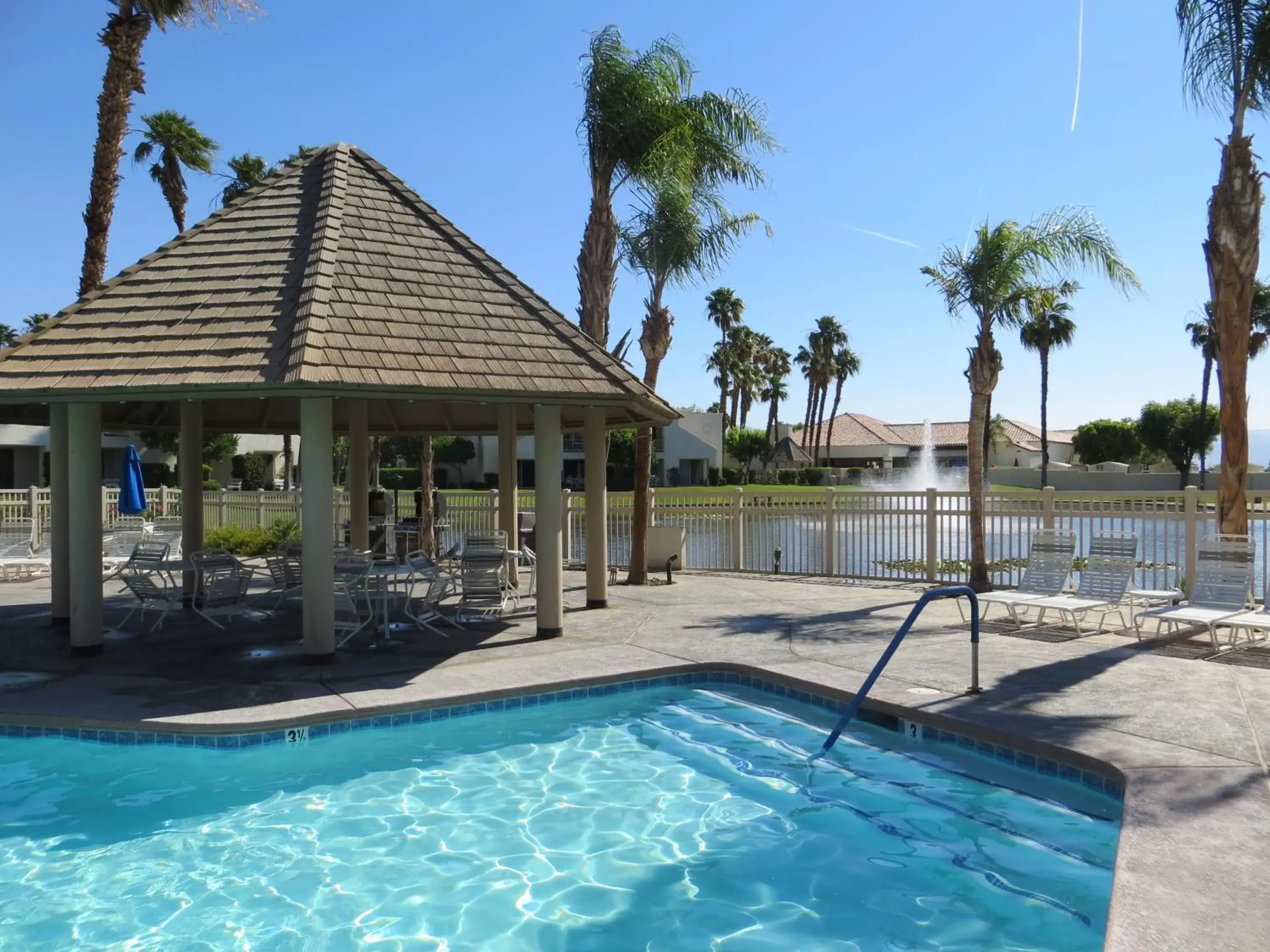 Swimming Pool in Desert Breezes Resort