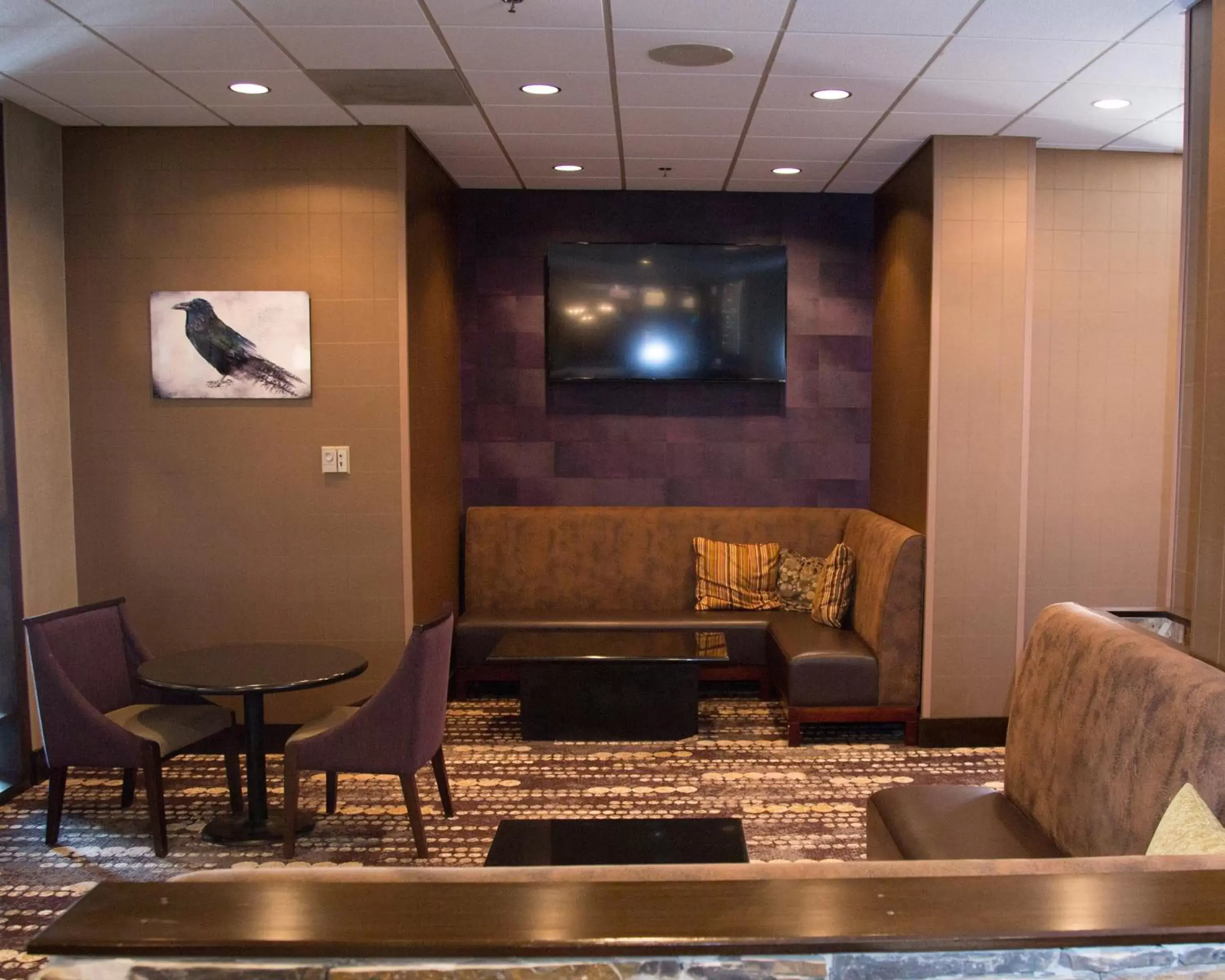 Lounge or bar, Lobby/Reception in Holiday Inn Rapid City - Rushmore Plaza, an IHG Hotel
