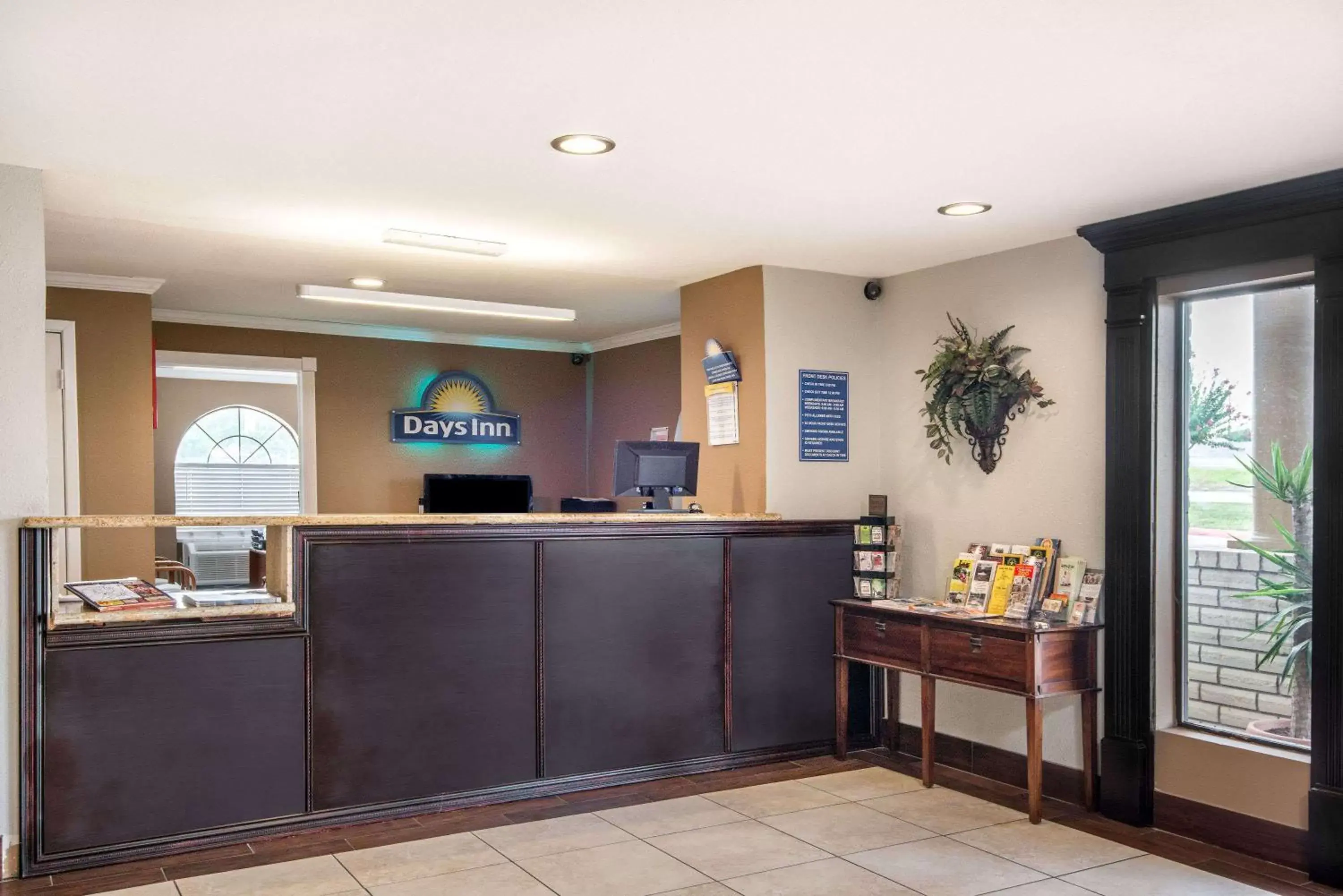 Lobby or reception, Lobby/Reception in Days Inn by Wyndham New Braunfels