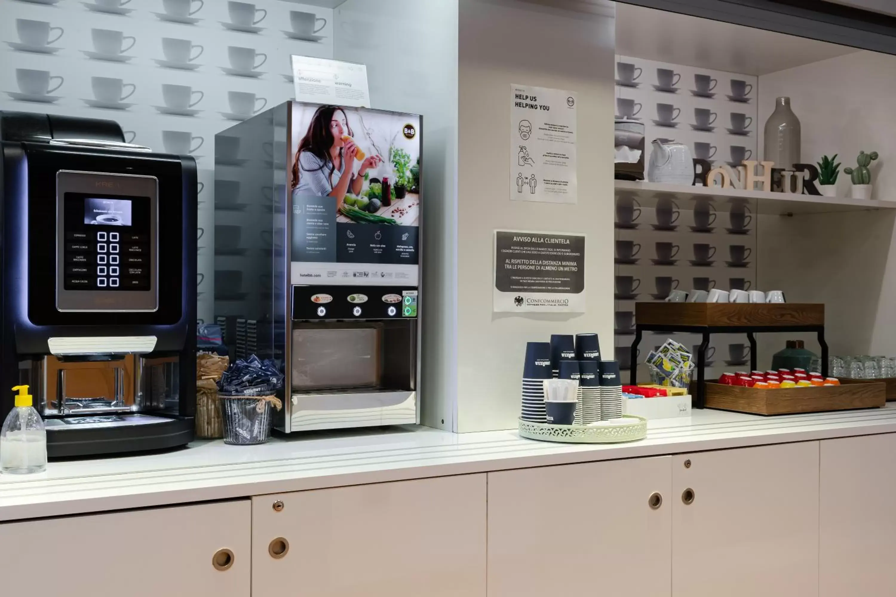 Coffee/tea facilities in B&B Hotel Ravenna