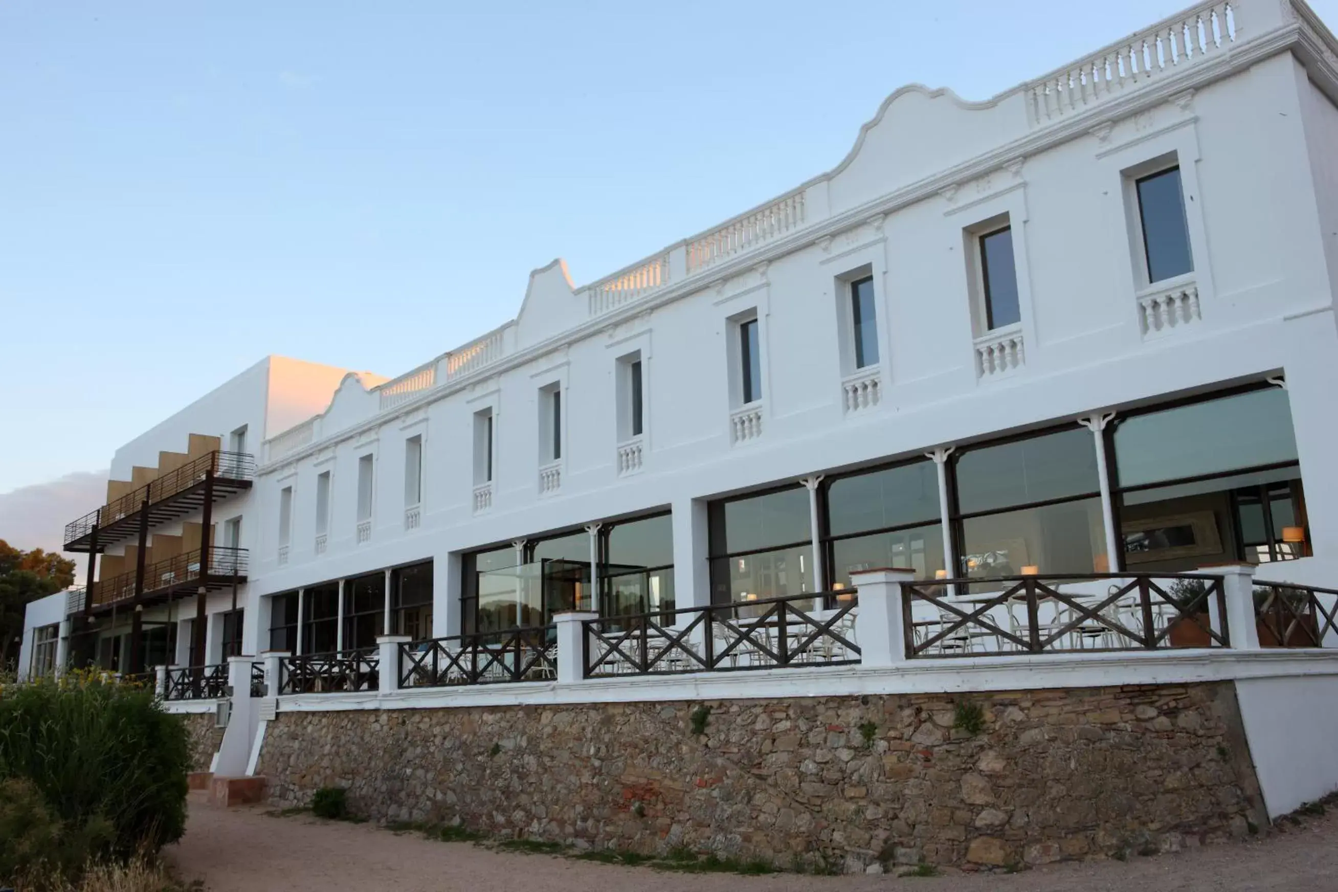 Facade/entrance, Property Building in Hostal Spa Empúries